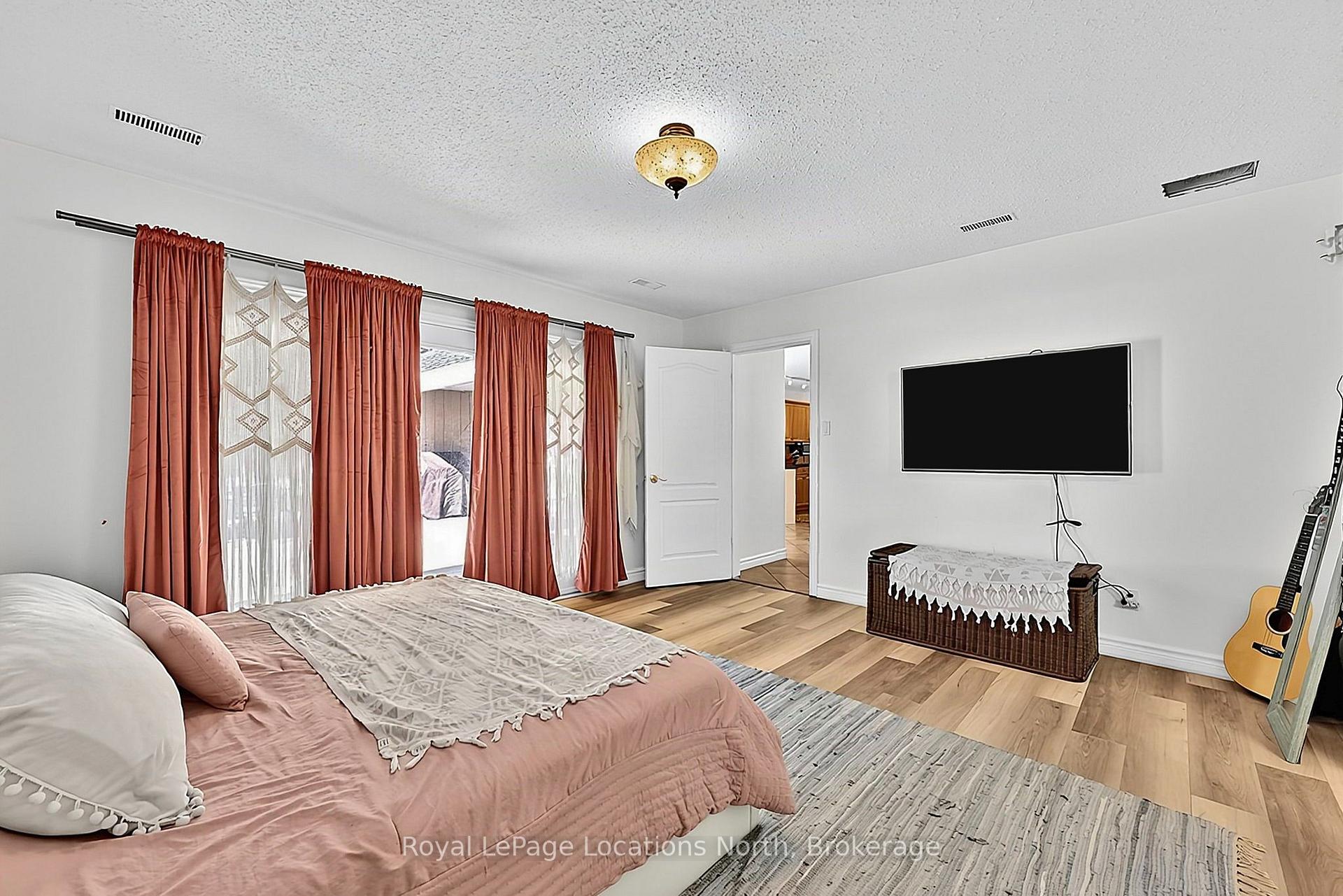 Photo 29 of 39 Forest Drive, Collingwood — HOMEH