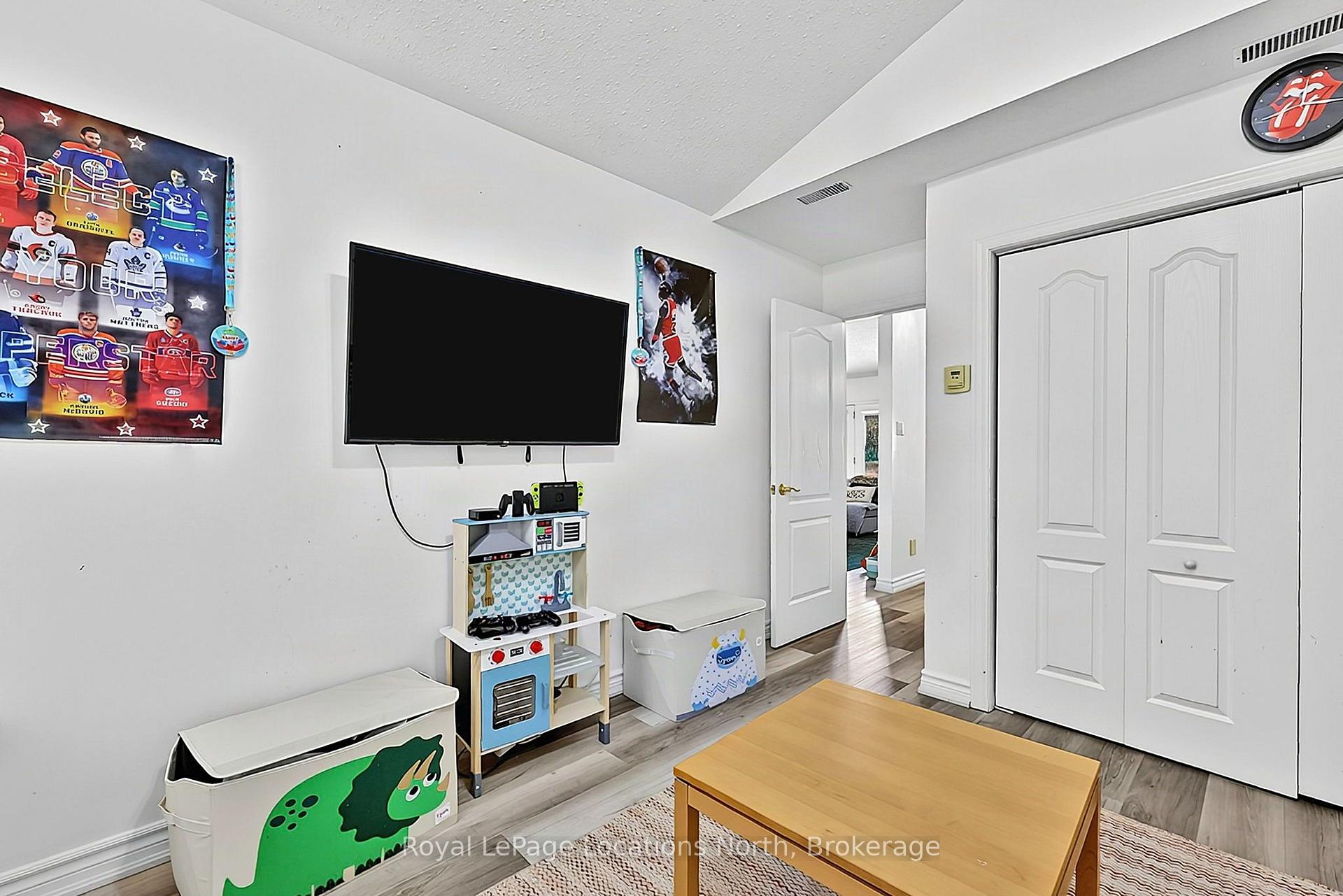Photo 32 of 39 Forest Drive, Collingwood — HOMEH