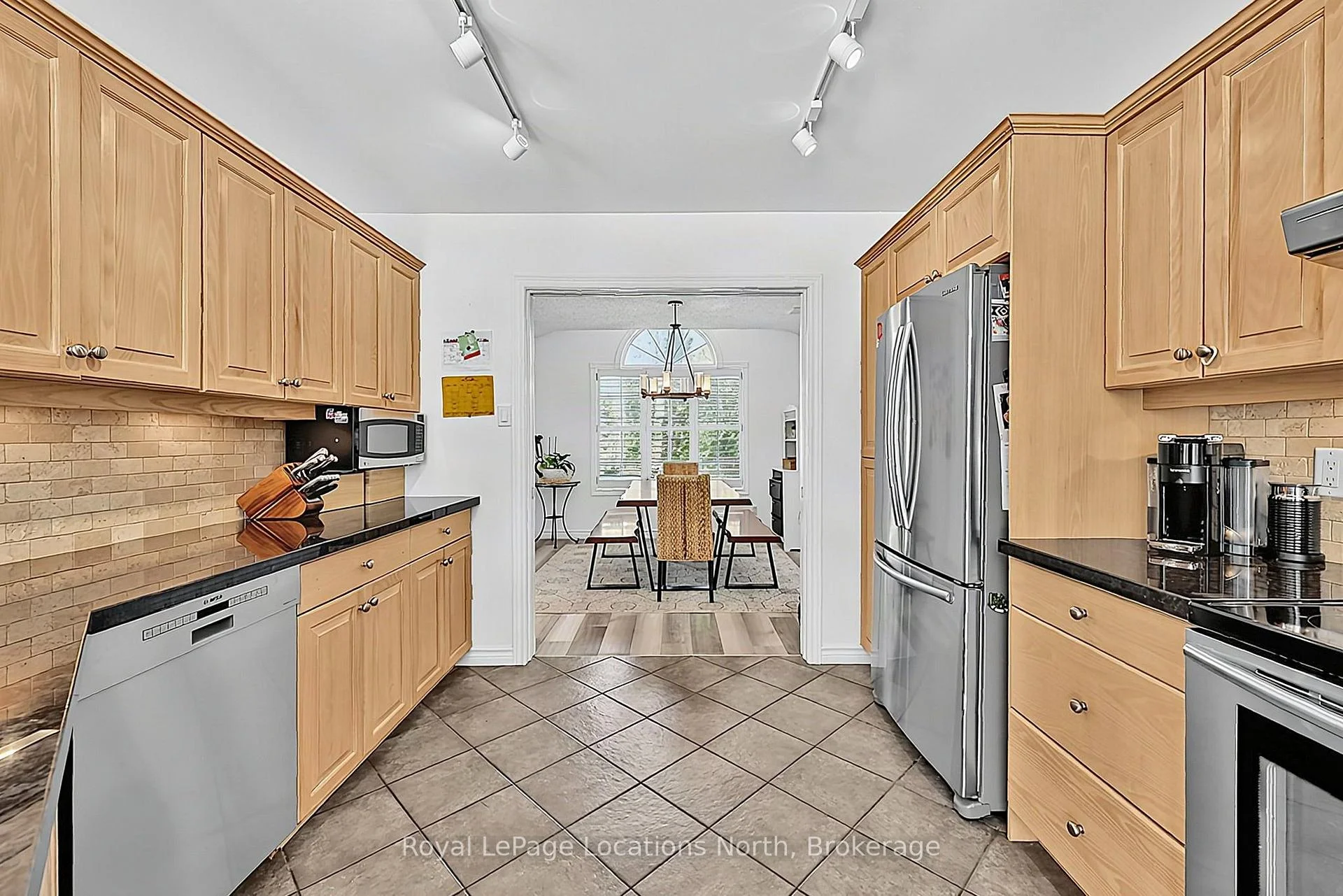 Photo 20 of 39 Forest Drive, Collingwood — HOMEH