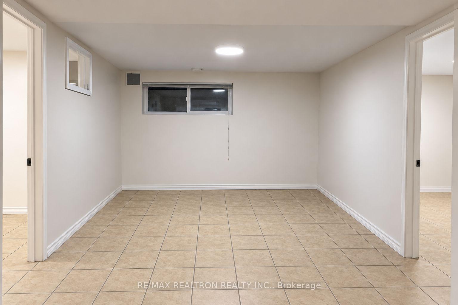 Photo 6 of Unit #2Bed BSMNT, 468 Windhurst Gate, Richmond Hill, Crosby — HOMEH