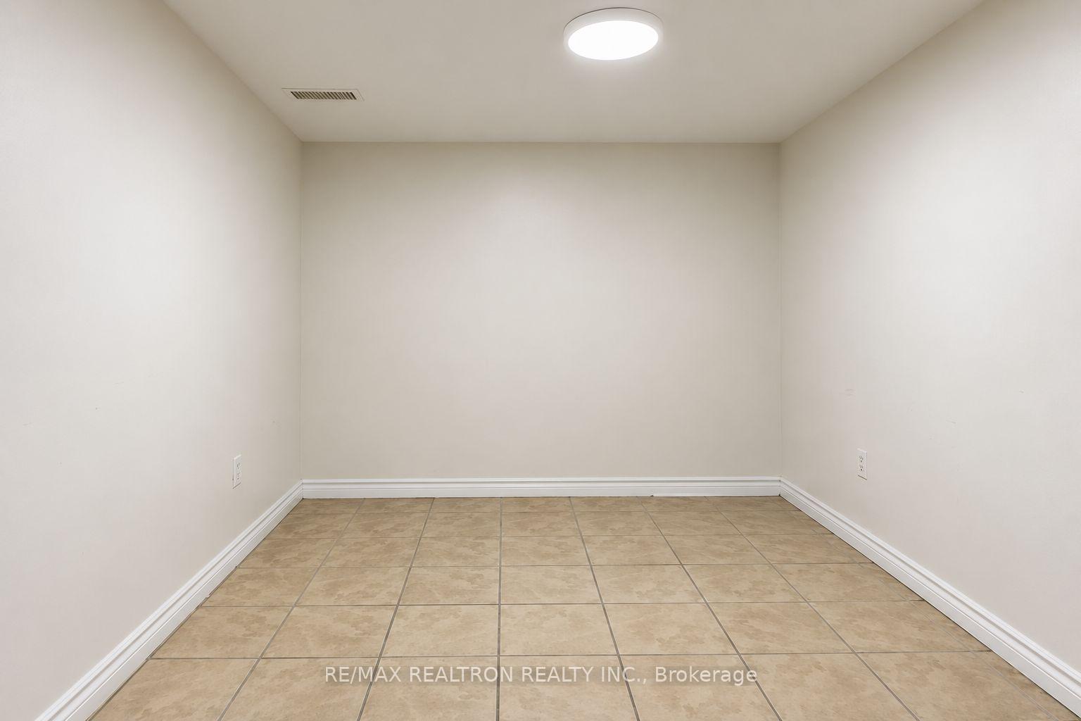 Photo 9 of Unit #2Bed BSMNT, 468 Windhurst Gate, Richmond Hill, Crosby — HOMEH