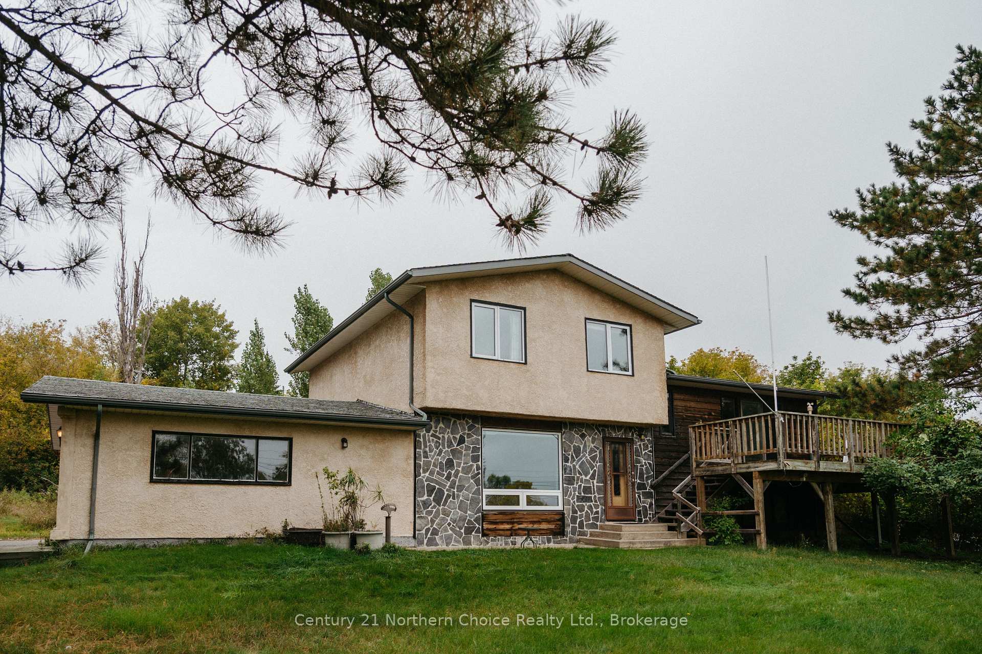 Photo 5 of 605 Ninth Street, Kenora, Keewatin — HOMEH