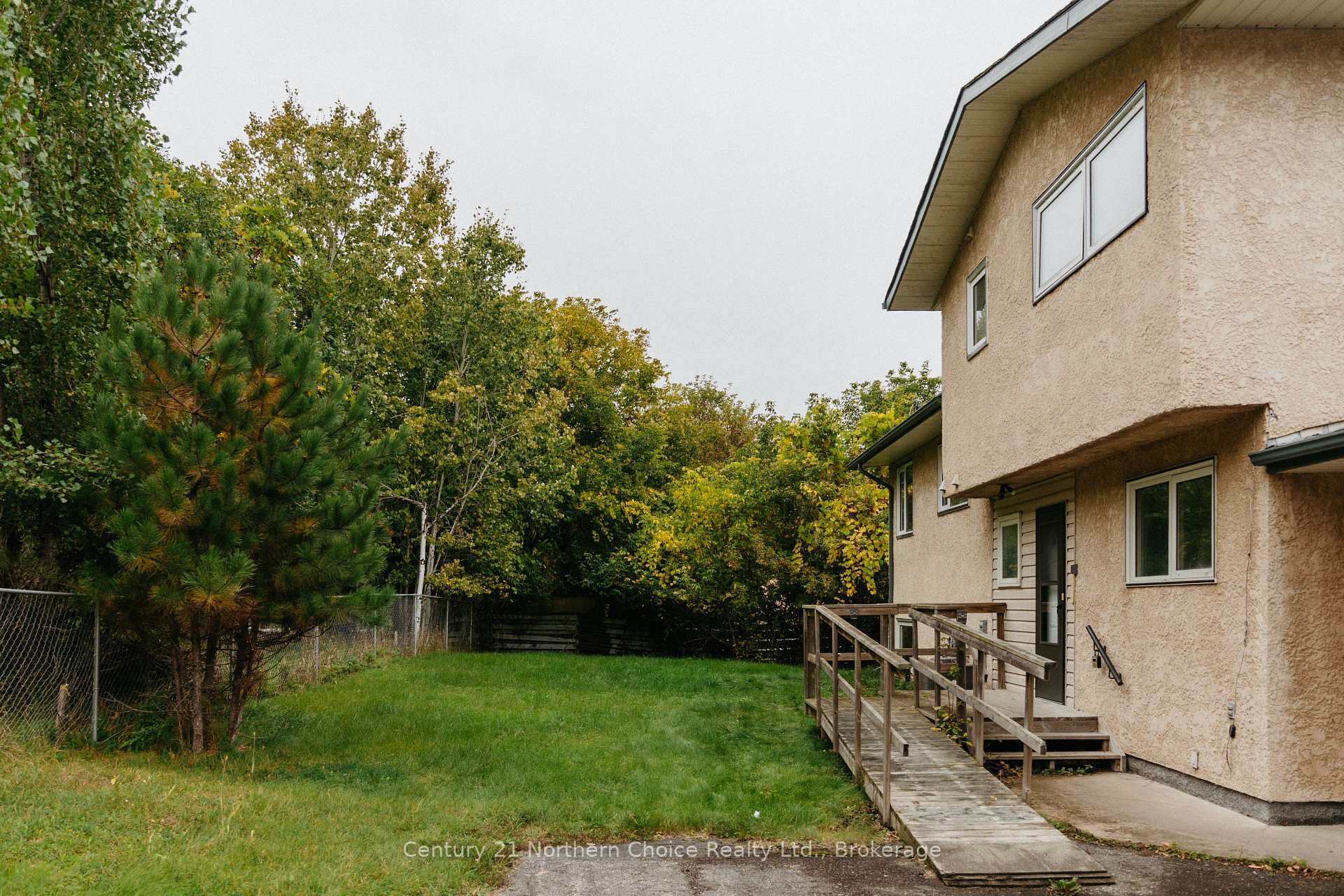 Photo 7 of 605 Ninth Street, Kenora, Keewatin — HOMEH
