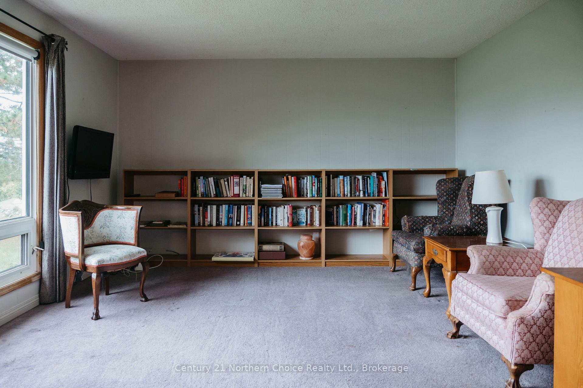 Photo 18 of 605 Ninth Street, Kenora, Keewatin — HOMEH