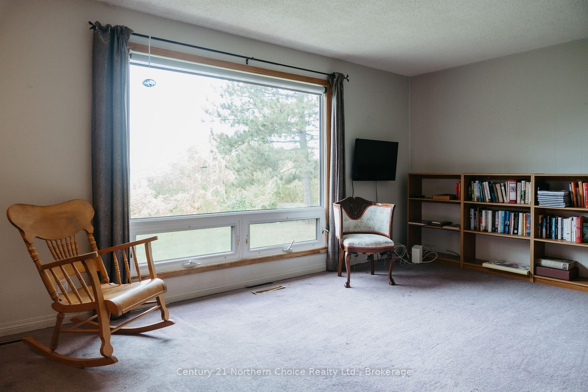 Photo 19 of 605 Ninth Street, Kenora, Keewatin — HOMEH