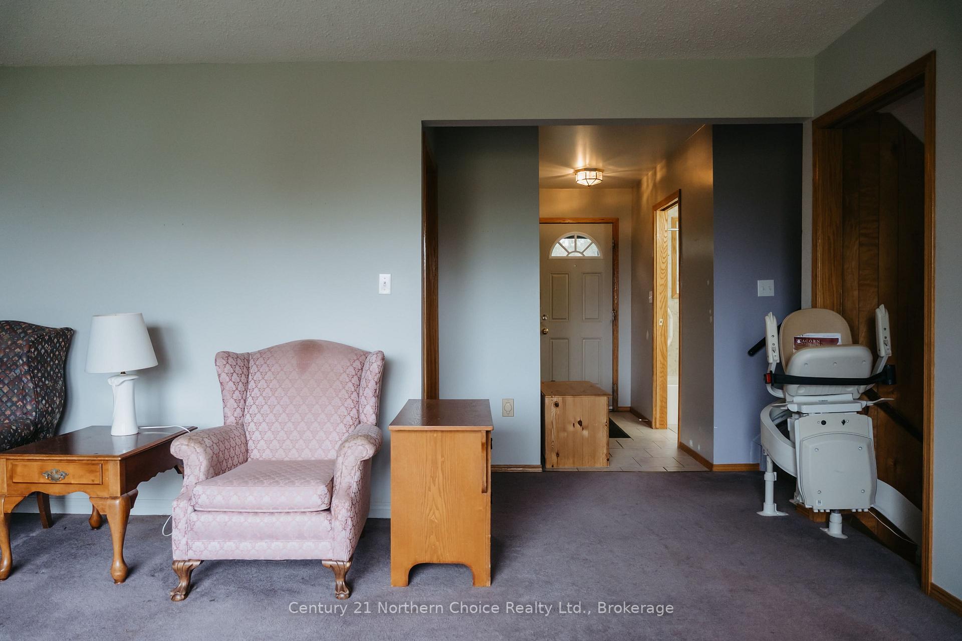 Photo 21 of 605 Ninth Street, Kenora, Keewatin — HOMEH