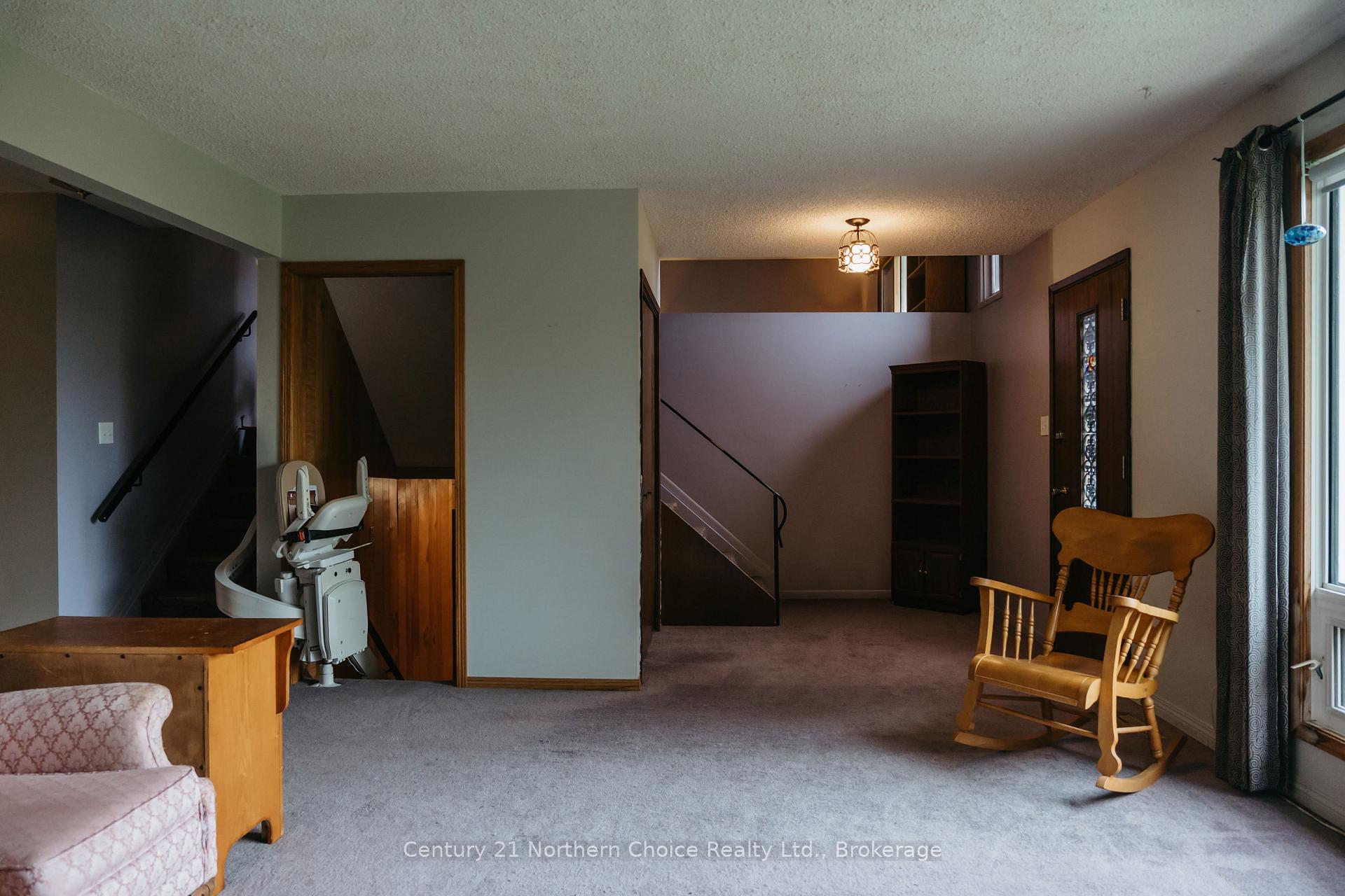Photo 22 of 605 Ninth Street, Kenora, Keewatin — HOMEH
