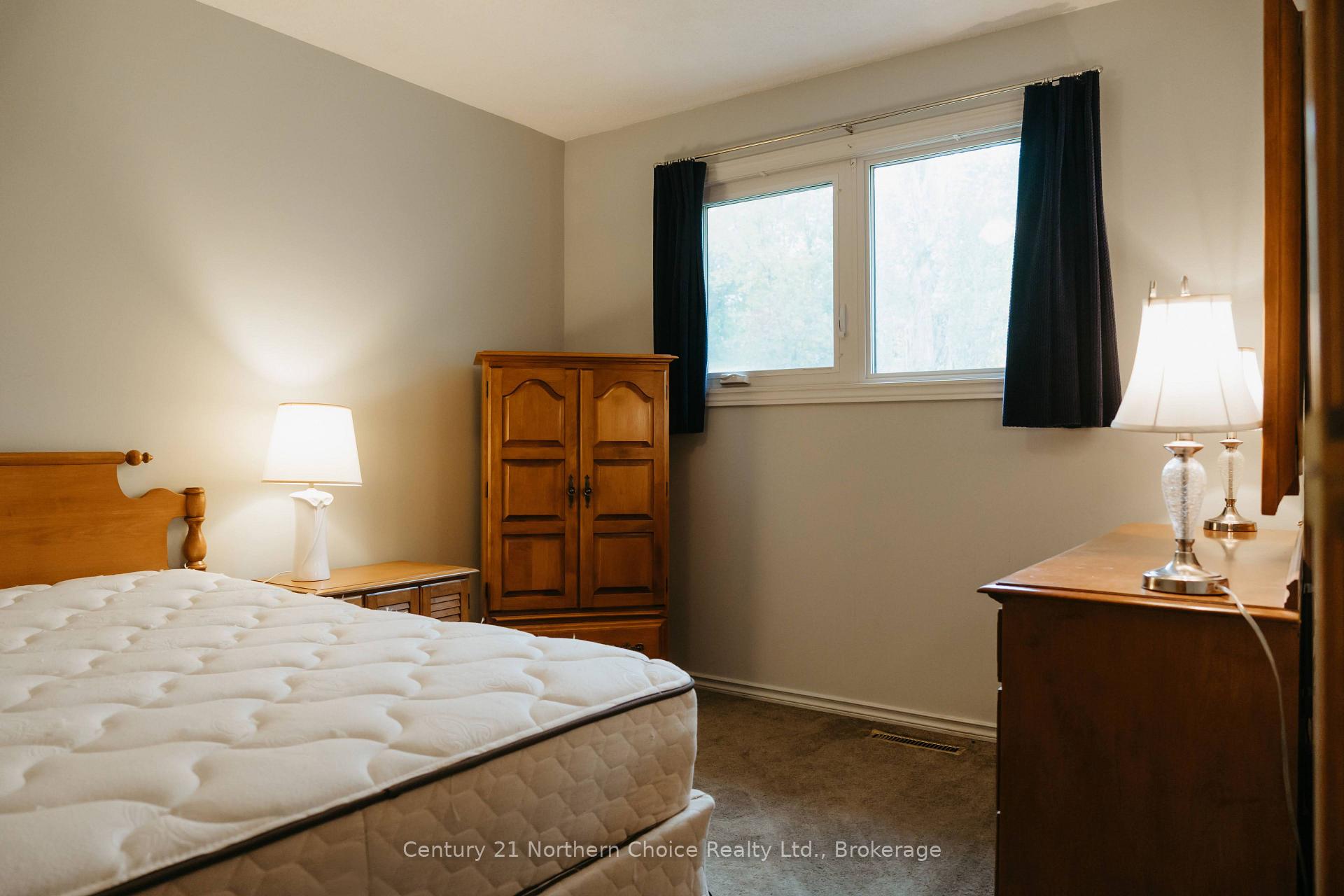 Photo 23 of 605 Ninth Street, Kenora, Keewatin — HOMEH