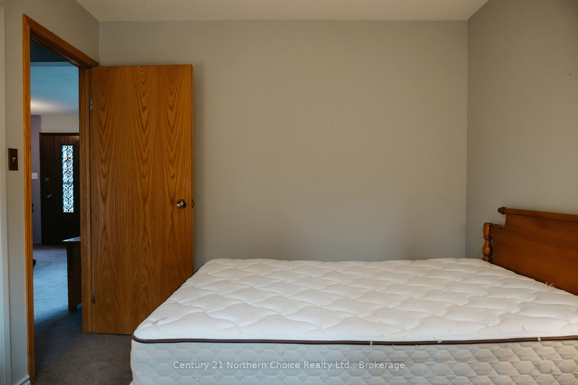 Photo 25 of 605 Ninth Street, Kenora, Keewatin — HOMEH