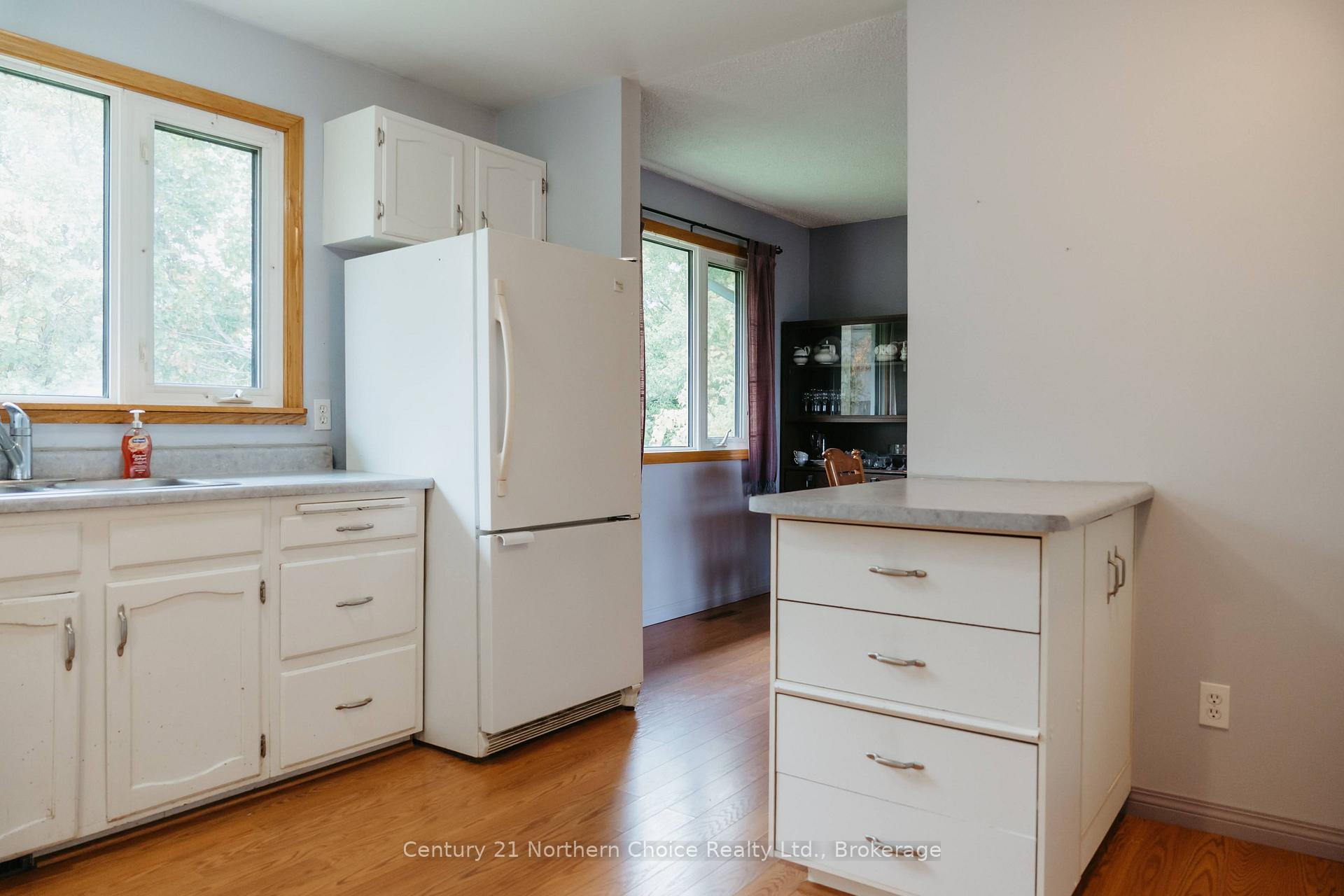Photo 36 of 605 Ninth Street, Kenora, Keewatin — HOMEH