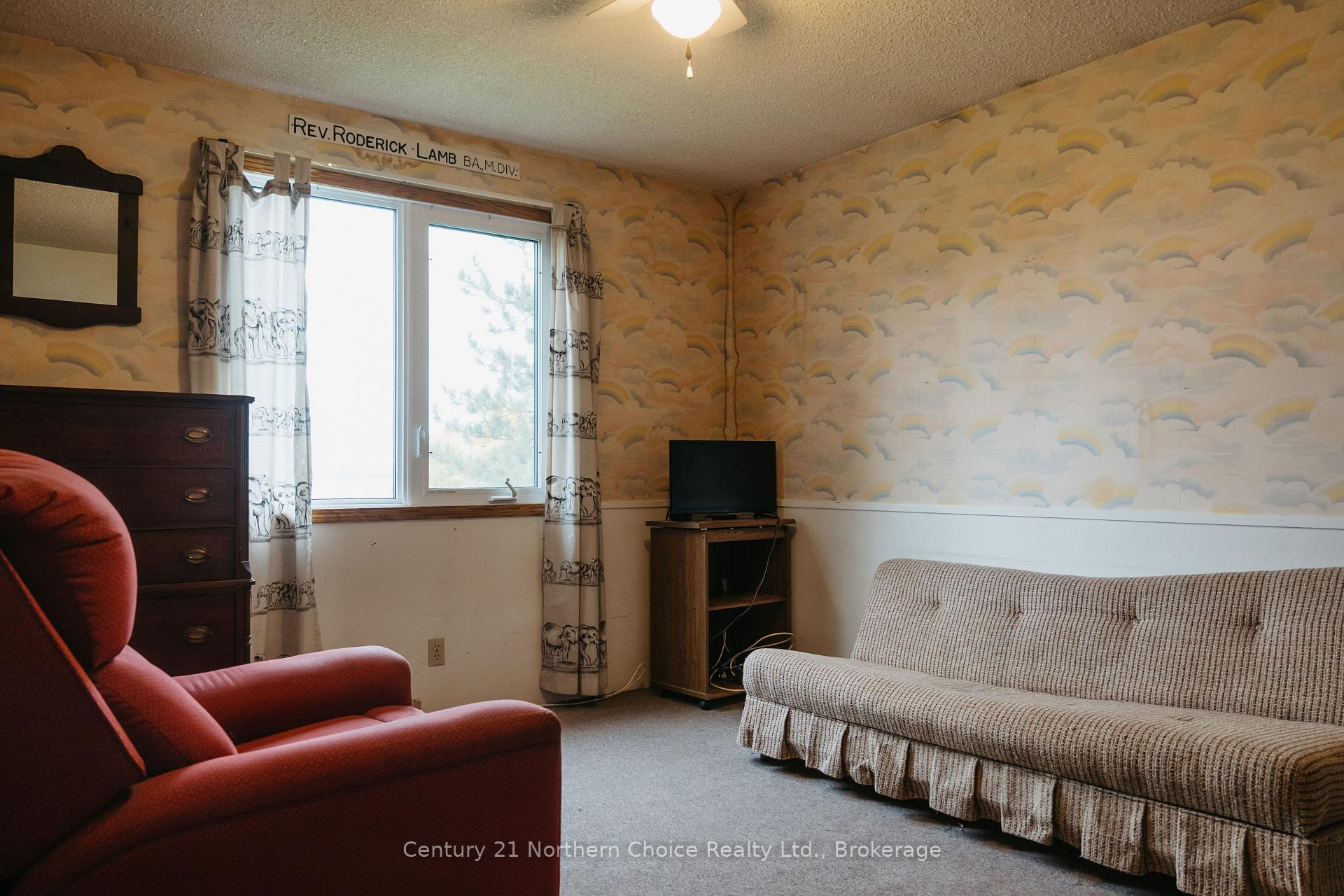 Photo 39 of 605 Ninth Street, Kenora, Keewatin — HOMEH