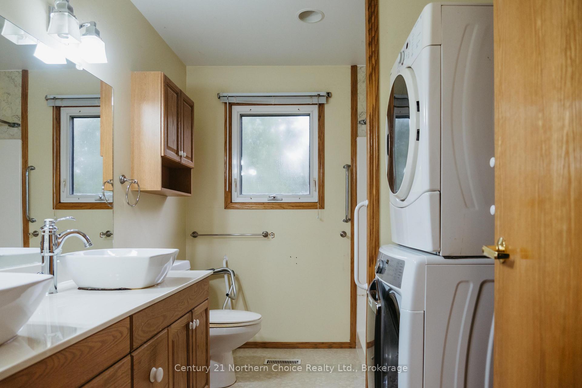 Photo 47 of 605 Ninth Street, Kenora, Keewatin — HOMEH