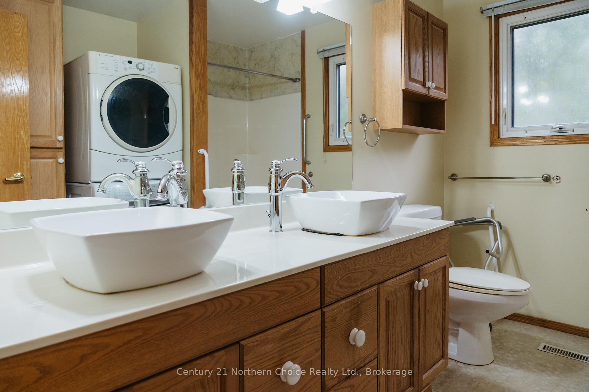 Photo 48 of 605 Ninth Street, Kenora, Keewatin — HOMEH