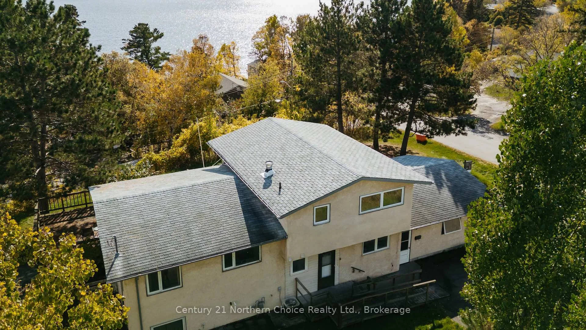 Photo 6 of 605 Ninth Street, Kenora, Keewatin — HOMEH