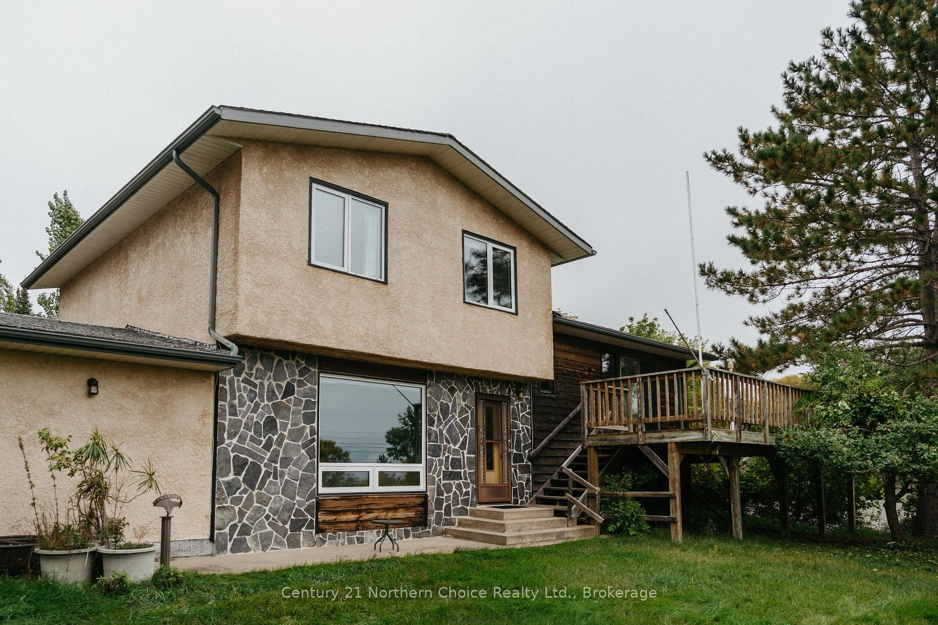 Photo 8 of 605 Ninth Street, Kenora, Keewatin — HOMEH
