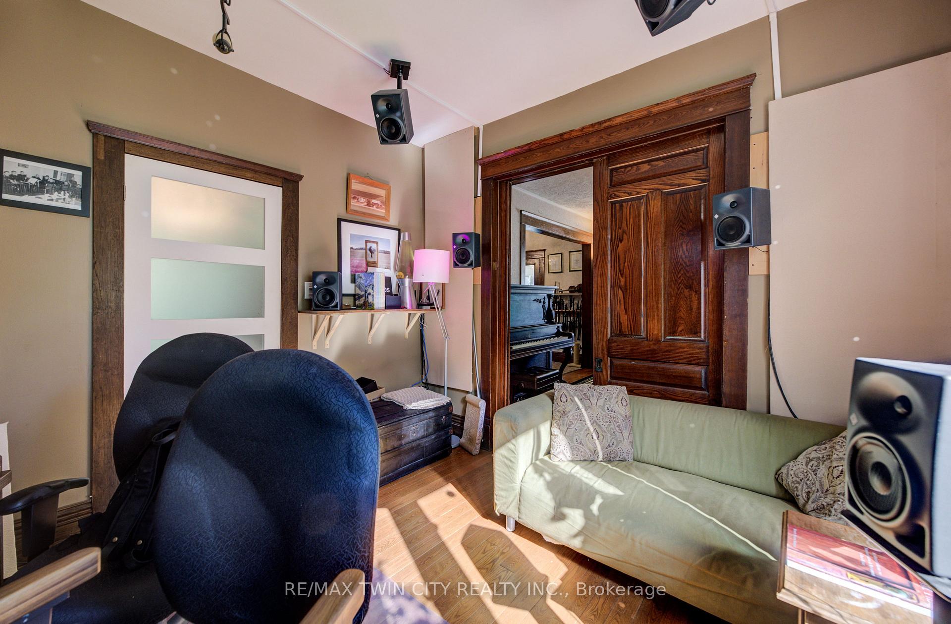 Photo 14 of 140 Shade Street, Wilmot, New Hamburg — HOMEH
