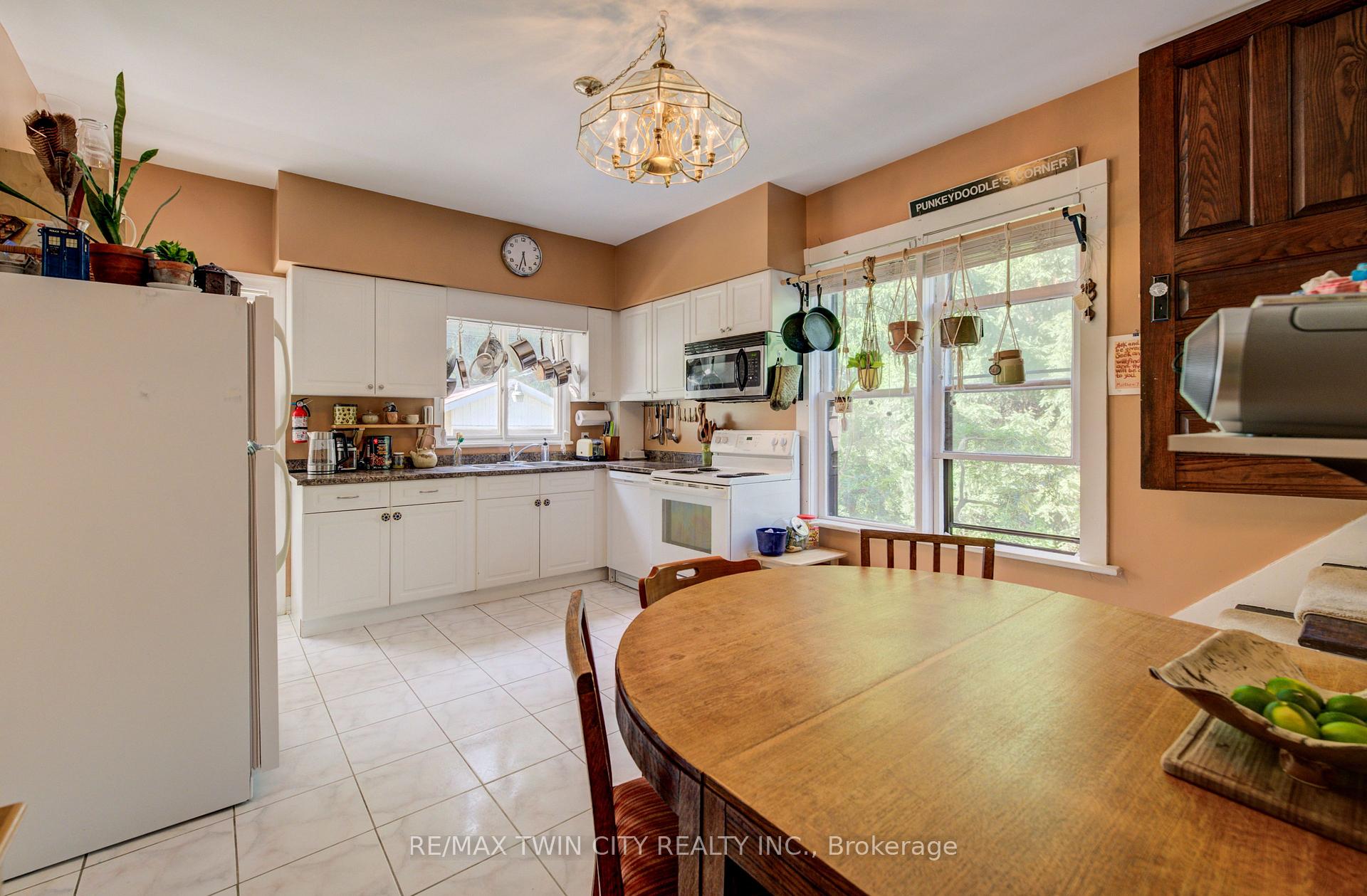 Photo 16 of 140 Shade Street, Wilmot, New Hamburg — HOMEH