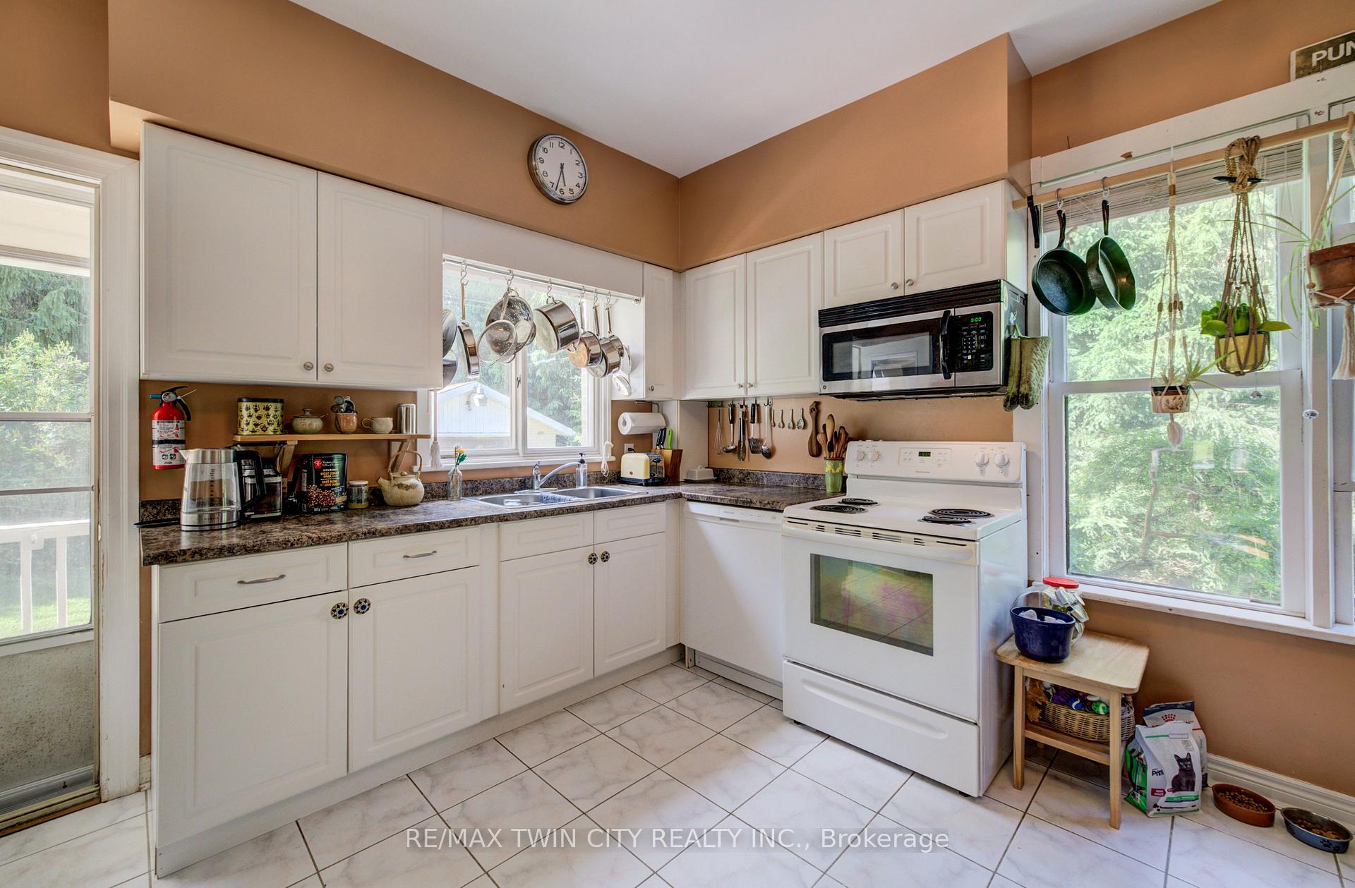 Photo 17 of 140 Shade Street, Wilmot, New Hamburg — HOMEH