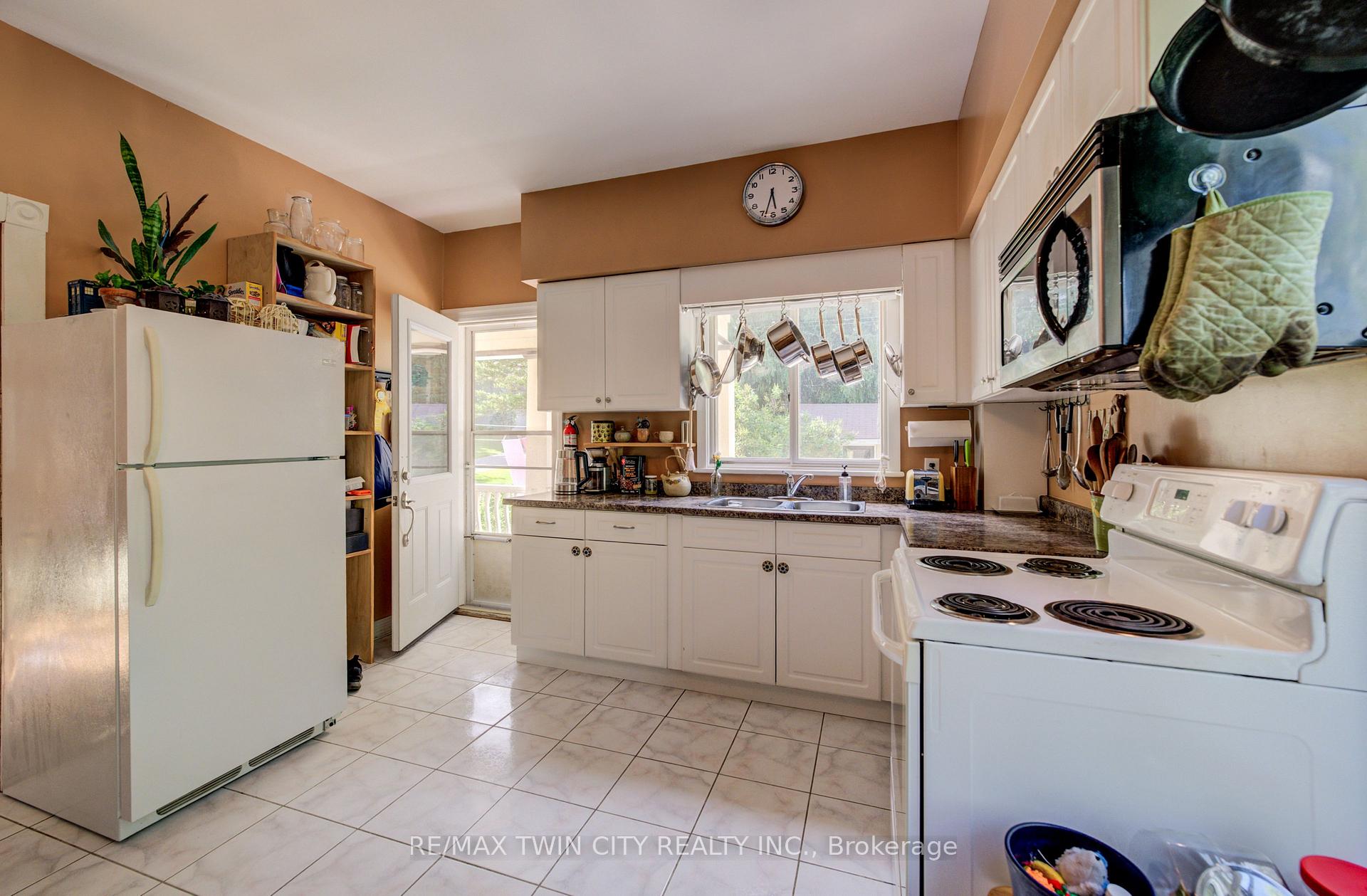 Photo 18 of 140 Shade Street, Wilmot, New Hamburg — HOMEH
