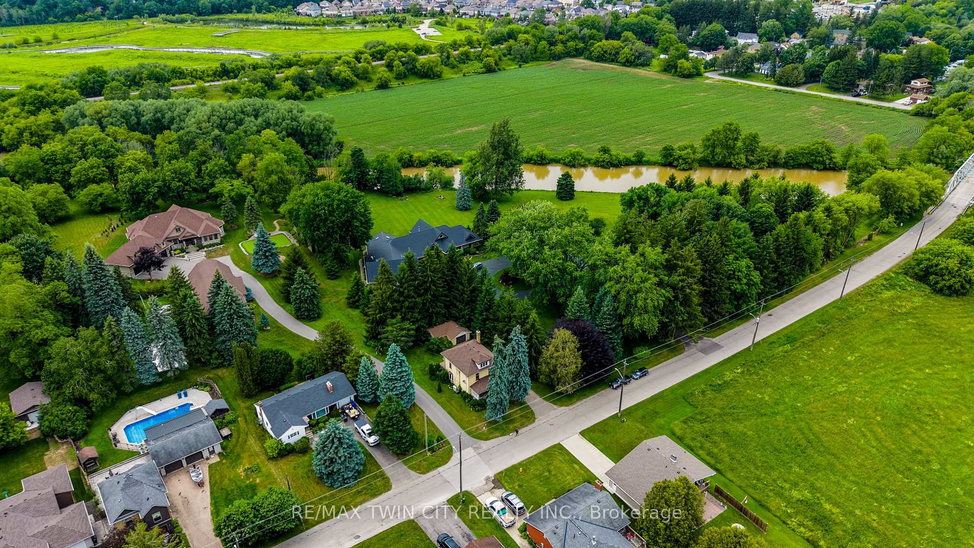 Photo 38 of 140 Shade Street, Wilmot, New Hamburg — HOMEH