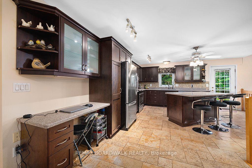 Photo 6 of 38 Cloutier Drive, Russell, Embrun — HOMEH