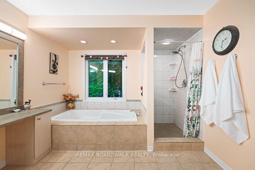 Photo 23 of 38 Cloutier Drive, Russell, Embrun — HOMEH