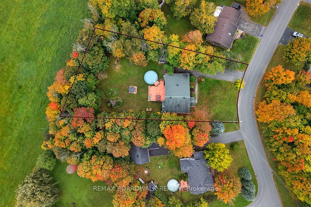 Photo 42 of 38 Cloutier Drive, Russell, Embrun — HOMEH