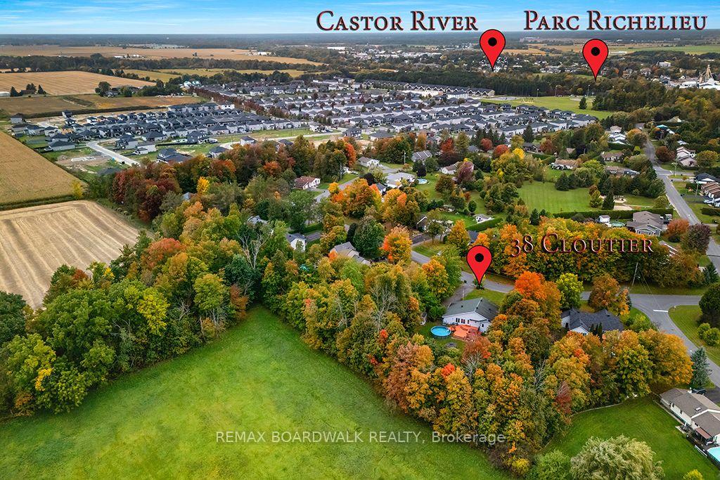 Photo 43 of 38 Cloutier Drive, Russell, Embrun — HOMEH