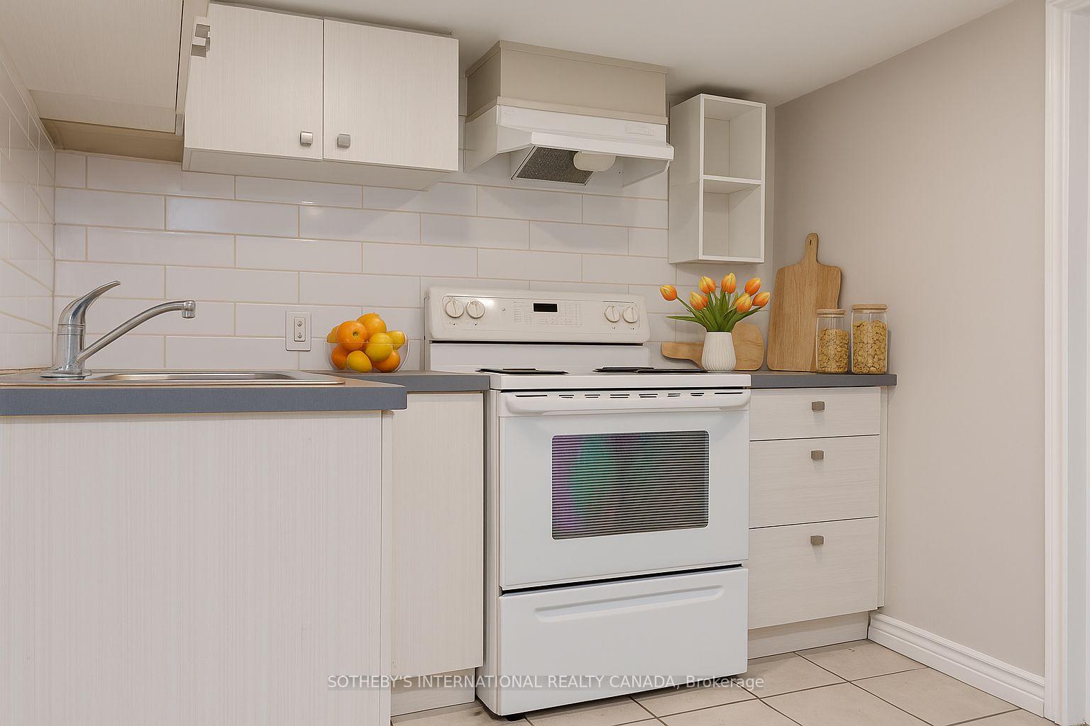 Photo 5 of Unit Bsmt, 15 Indian Road Crescent, Toronto, High Park North — HOMEH