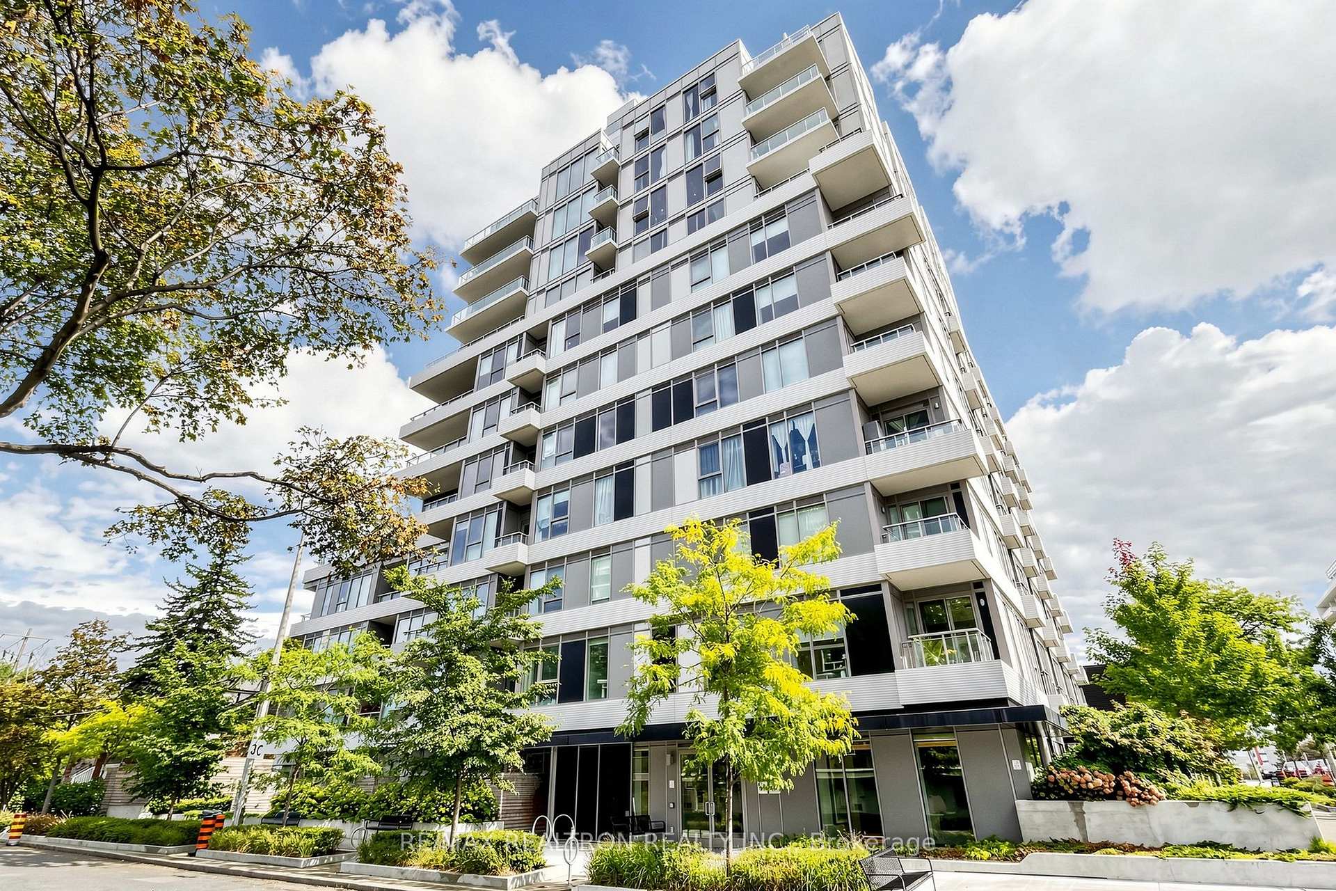 Photo 2 of Unit 308, 1 Cardiff Road, Toronto, Mount Pleasant East — HOMEH