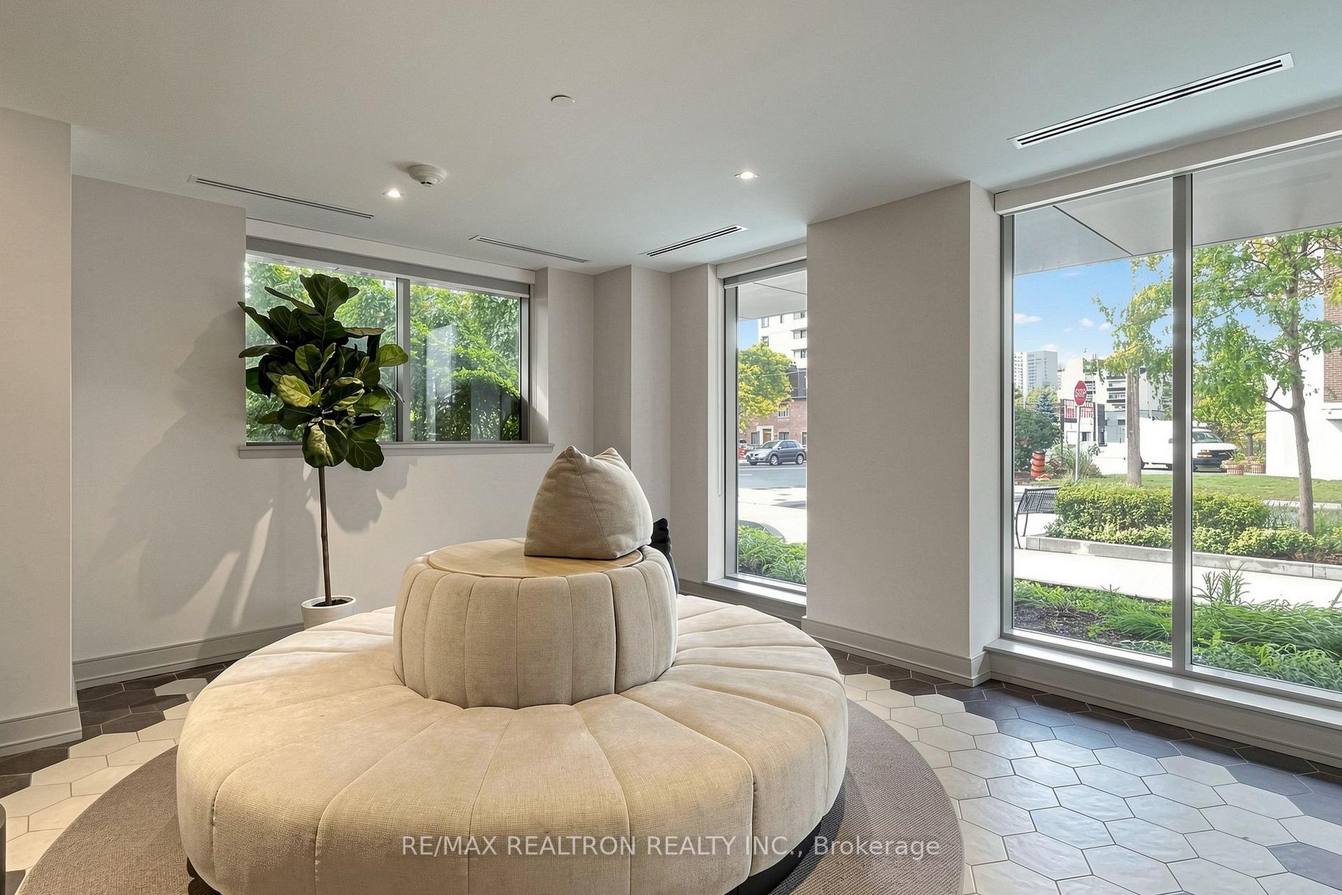 Photo 7 of Unit 308, 1 Cardiff Road, Toronto, Mount Pleasant East — HOMEH