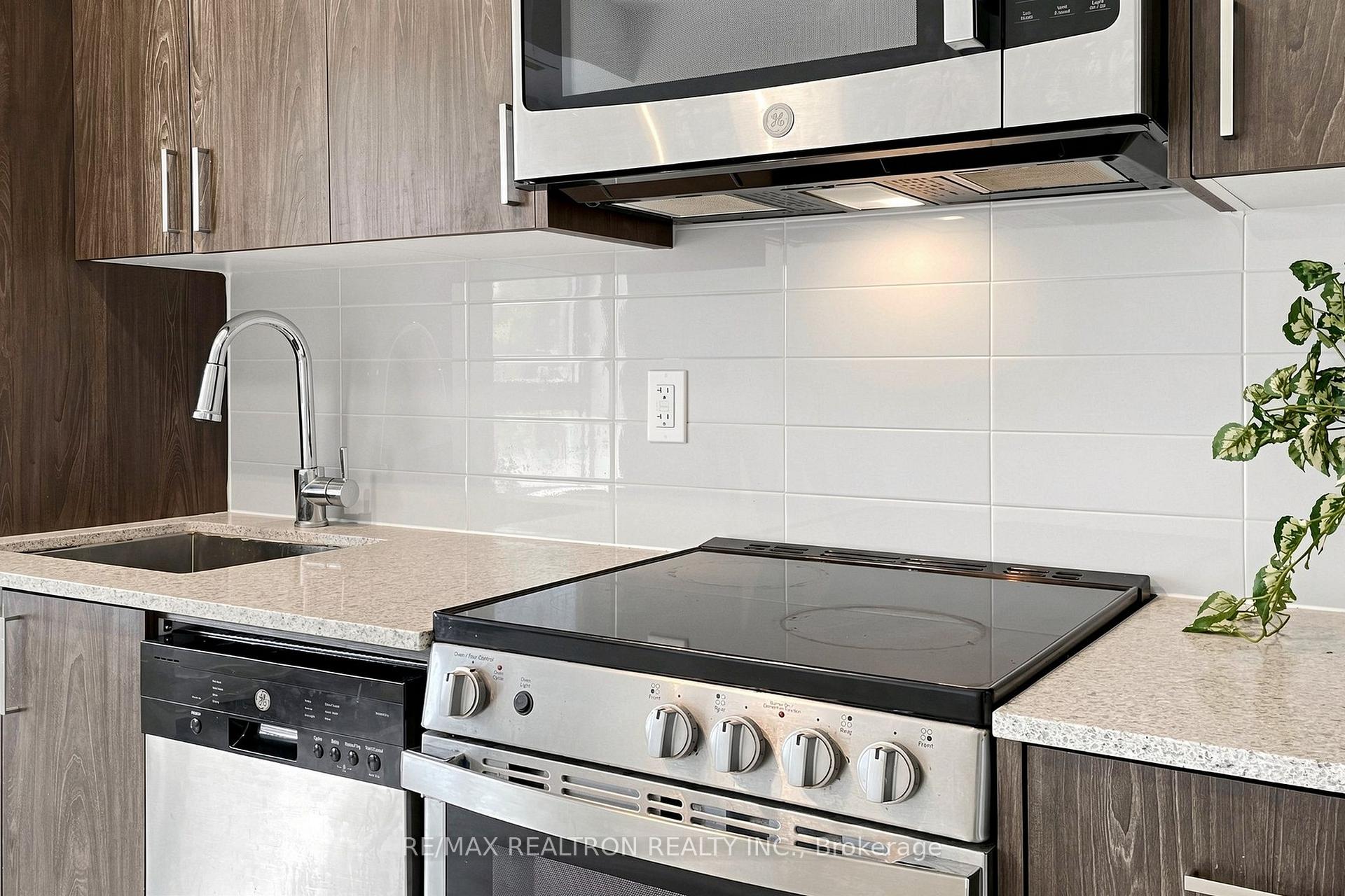 Photo 27 of Unit 308, 1 Cardiff Road, Toronto, Mount Pleasant East — HOMEH