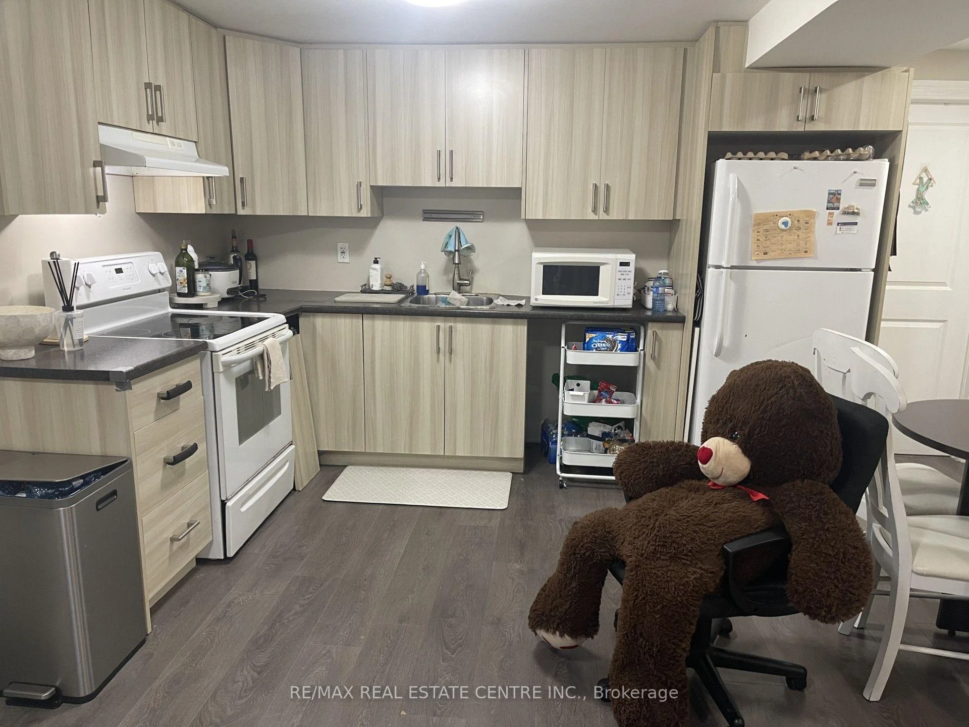 Photo 4 of 5583 Loonlake BSMT Avenue, Mississauga, East Credit — HOMEH
