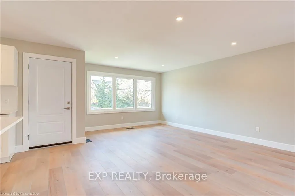 Photo 15 of 155 Doon Road, Kitchener — HOMEH