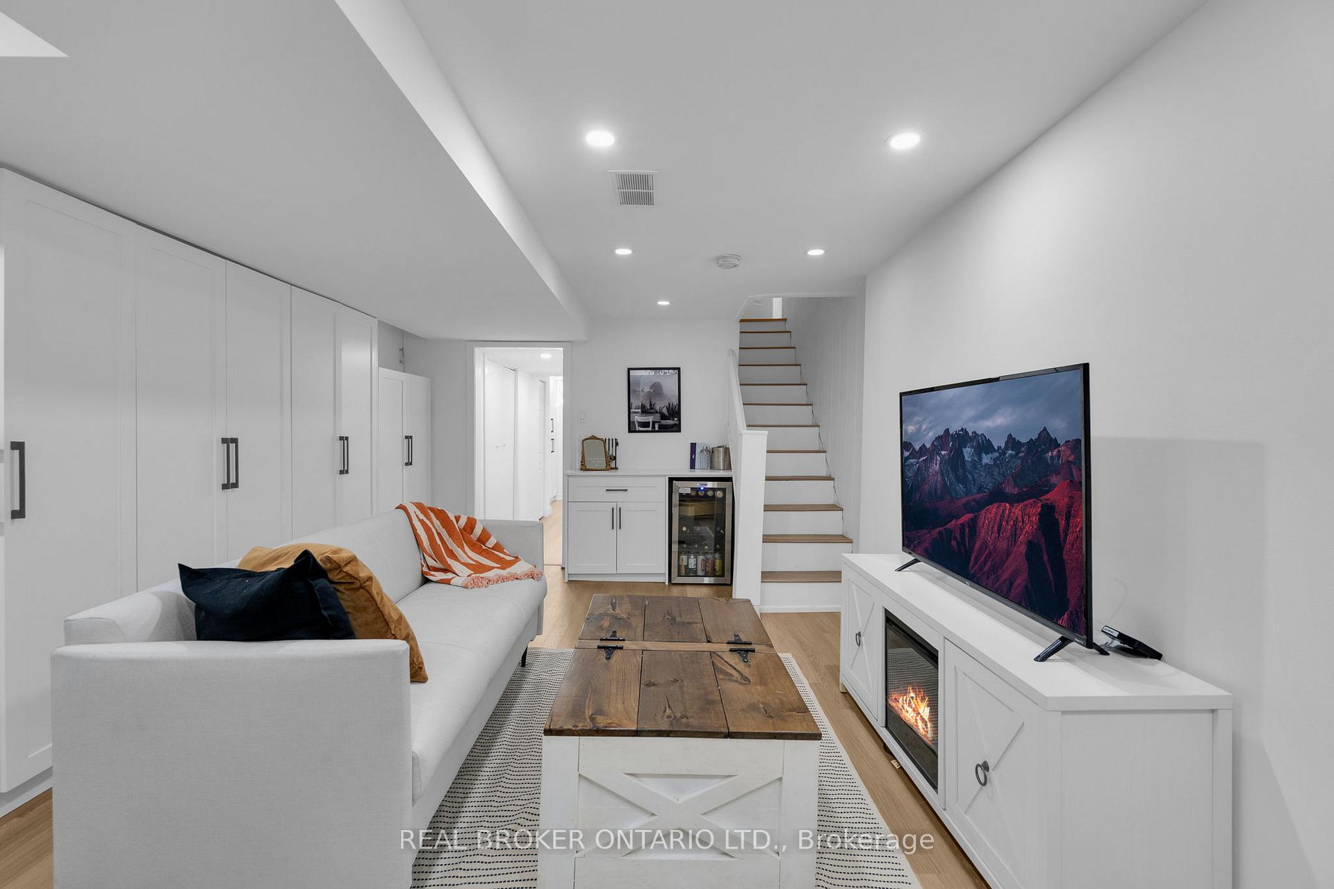 Photo 25 of 23 Aldridge Avenue, Toronto, Woodbine Corridor — HOMEH