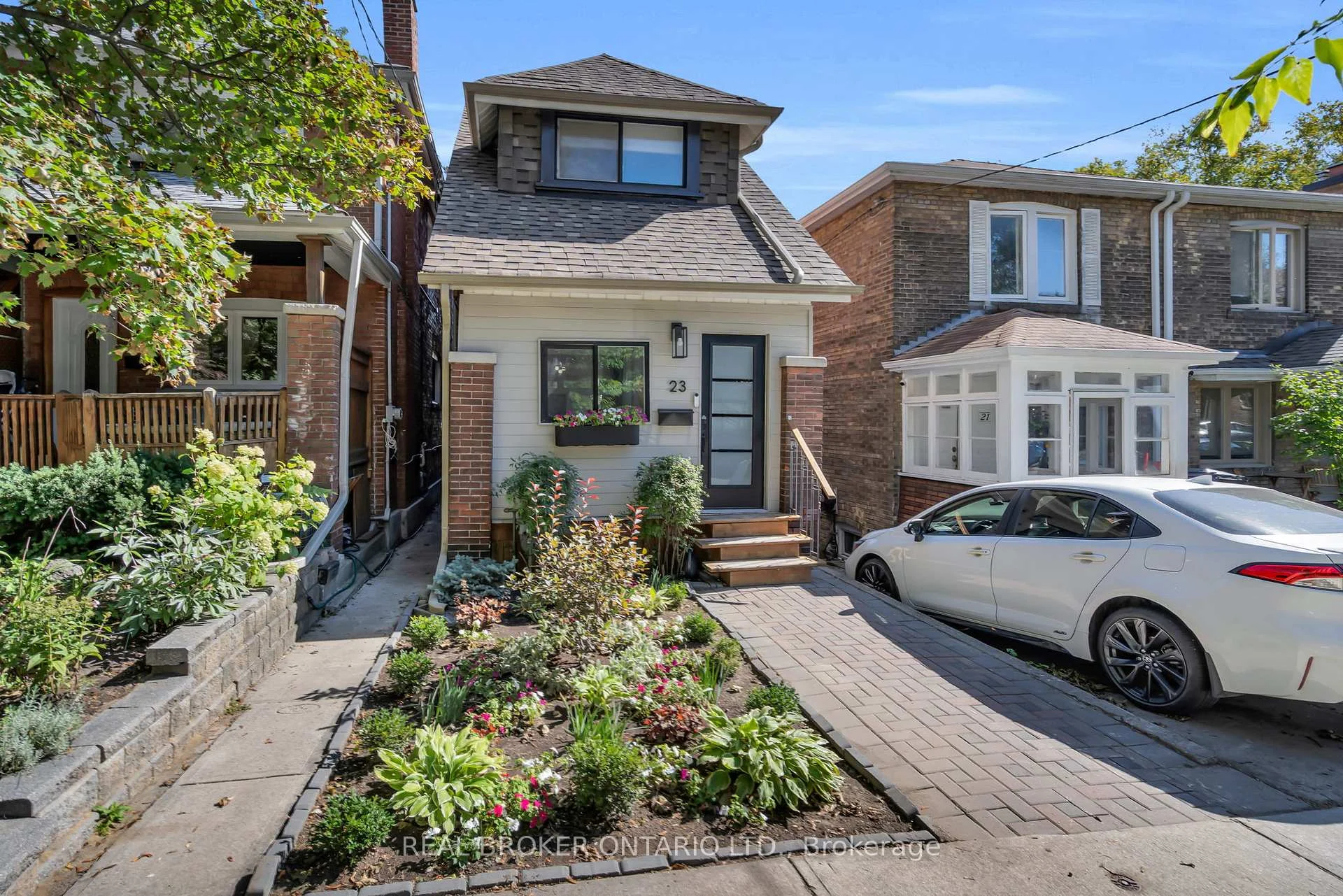 Photo 4 of 23 Aldridge Avenue, Toronto, Woodbine Corridor — HOMEH