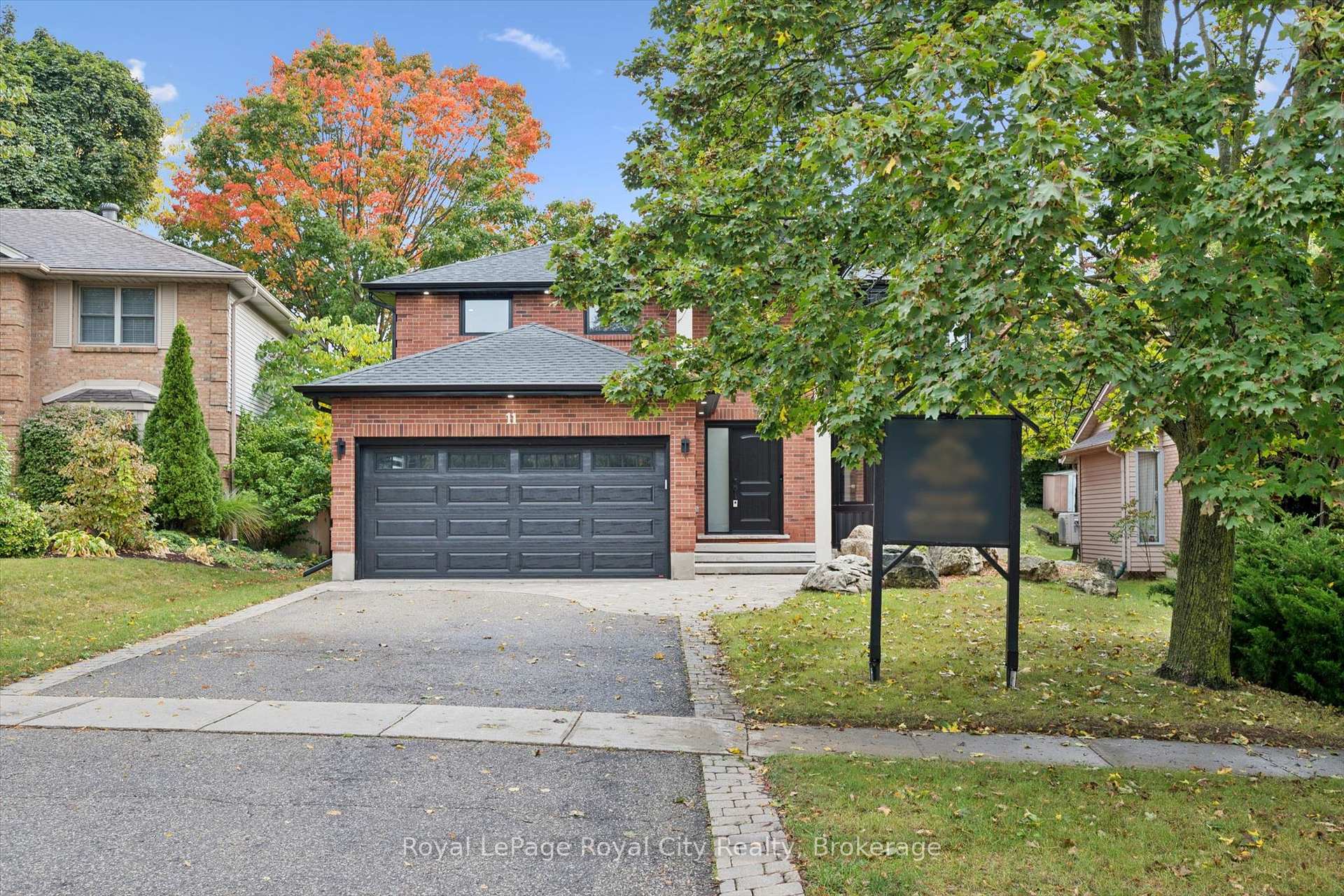 Photo 2 of 11 Bridlewood Drive, Guelph, Kortright Hills — HOMEH