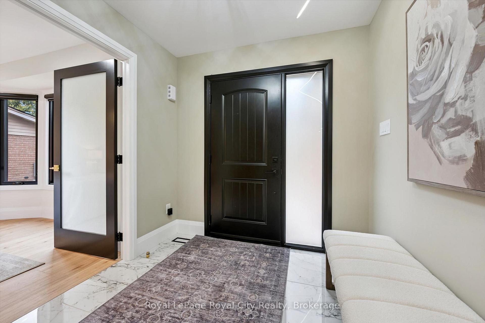 Photo 4 of 11 Bridlewood Drive, Guelph, Kortright Hills — HOMEH