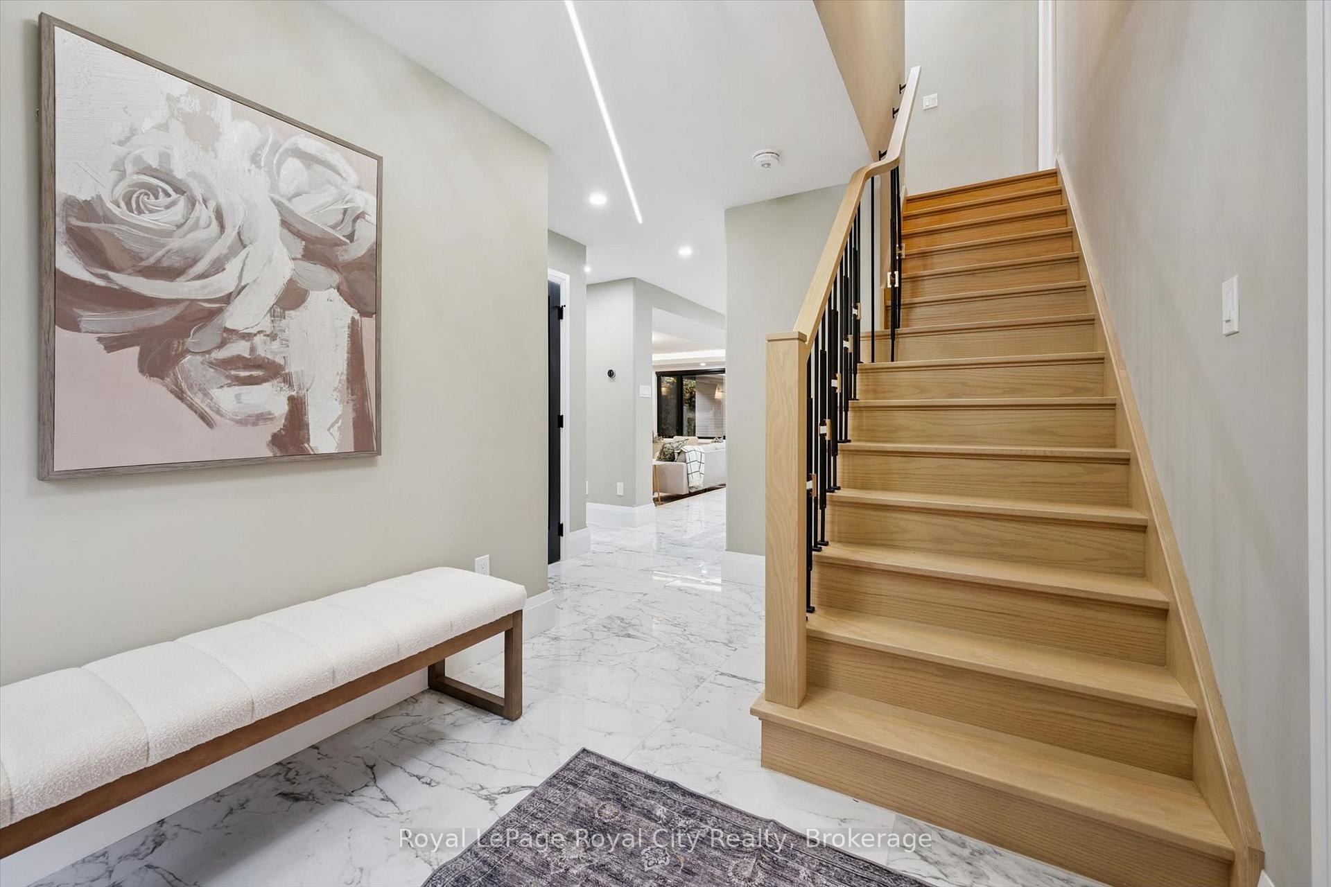 Photo 5 of 11 Bridlewood Drive, Guelph, Kortright Hills — HOMEH