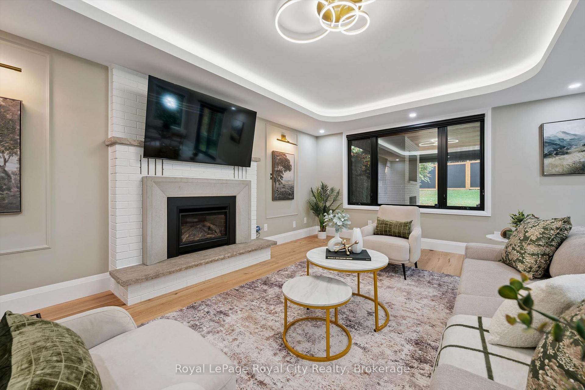 Photo 12 of 11 Bridlewood Drive, Guelph, Kortright Hills — HOMEH