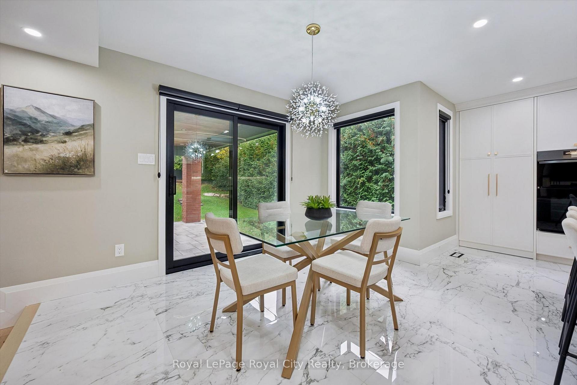 Photo 17 of 11 Bridlewood Drive, Guelph, Kortright Hills — HOMEH