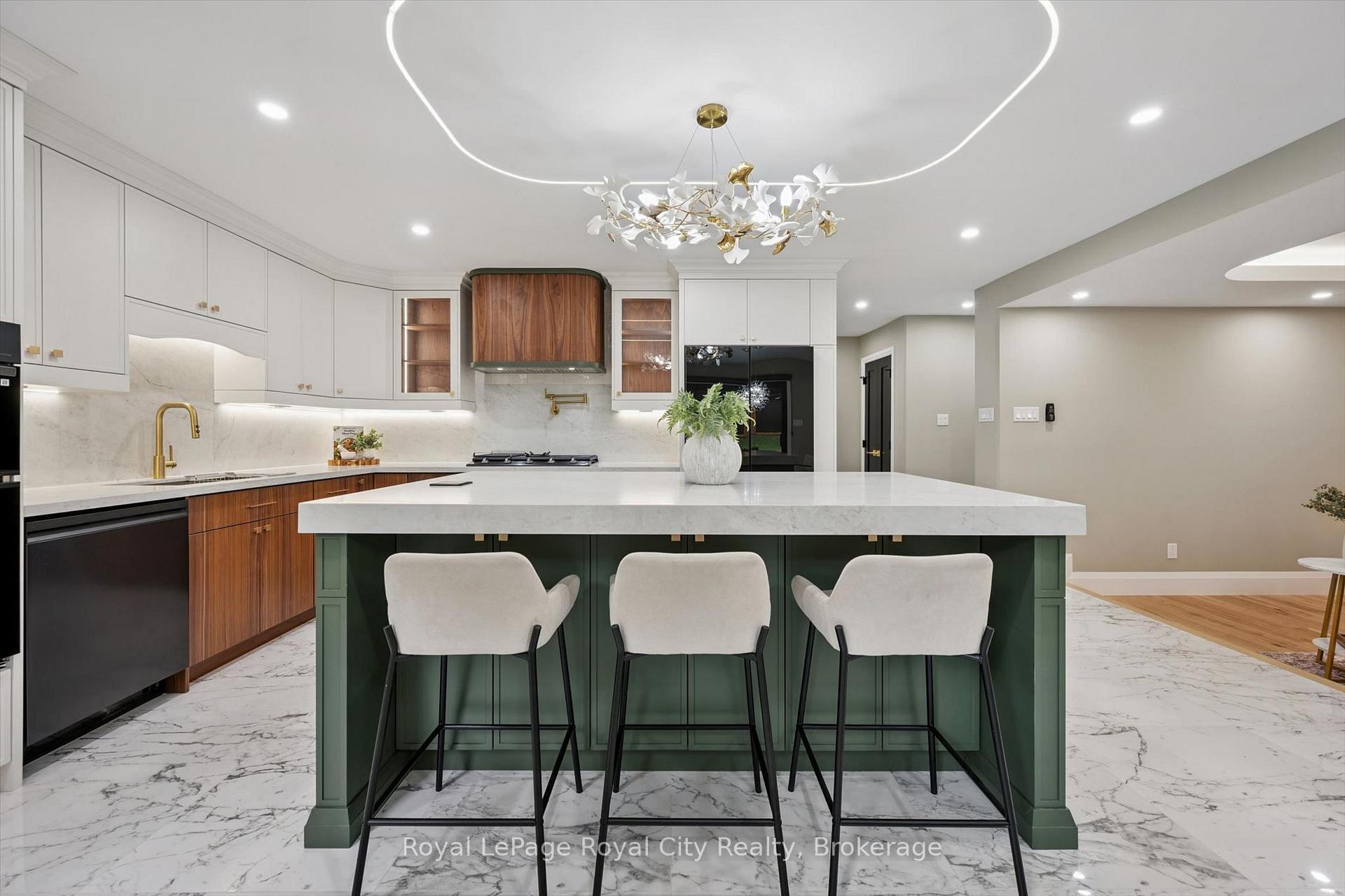 Photo 20 of 11 Bridlewood Drive, Guelph, Kortright Hills — HOMEH