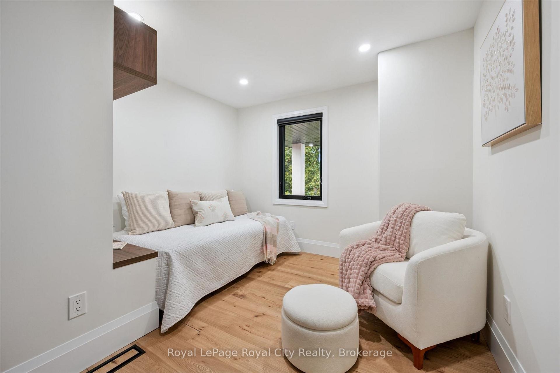 Photo 28 of 11 Bridlewood Drive, Guelph, Kortright Hills — HOMEH