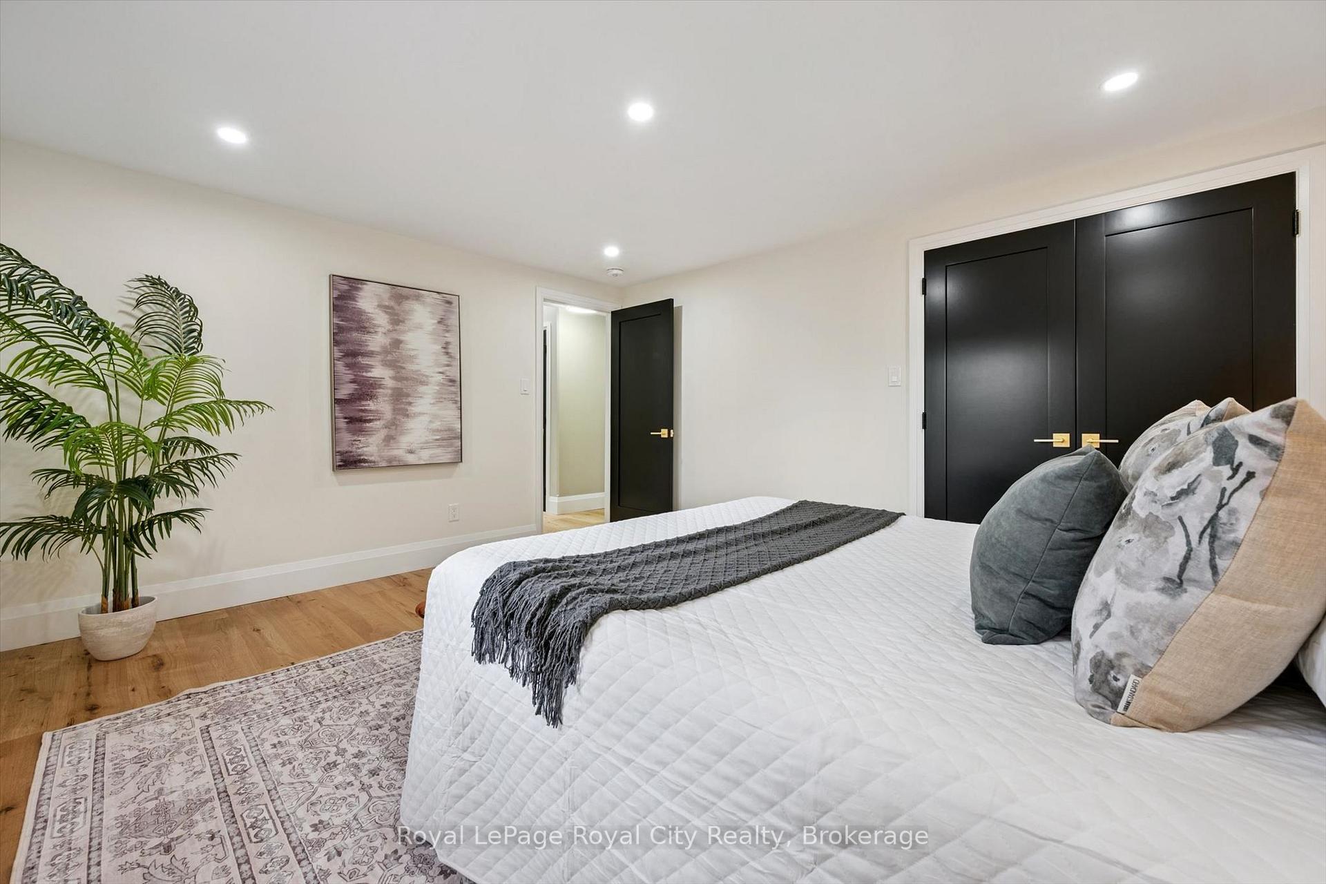 Photo 33 of 11 Bridlewood Drive, Guelph, Kortright Hills — HOMEH