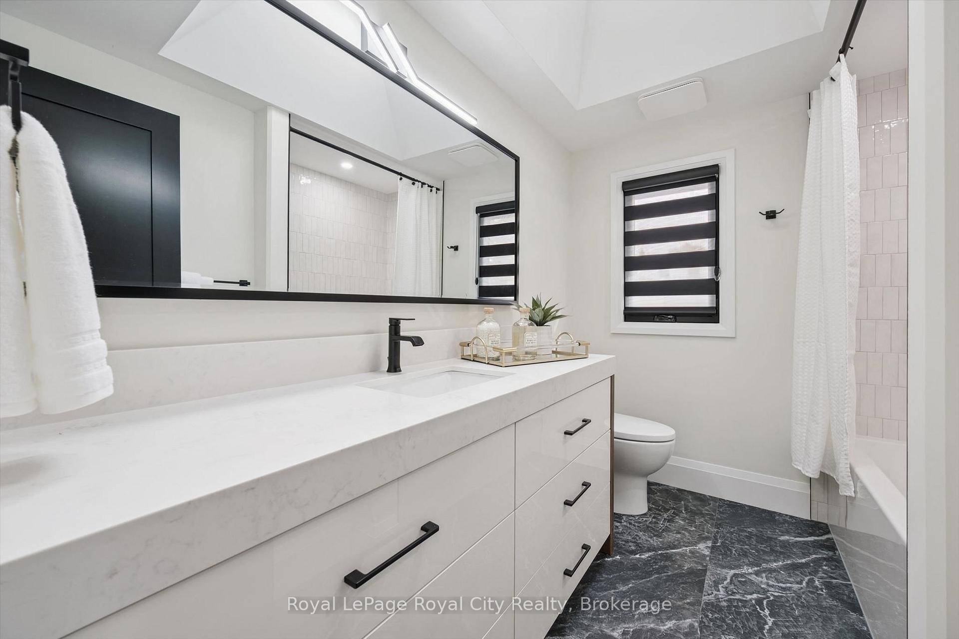 Photo 34 of 11 Bridlewood Drive, Guelph, Kortright Hills — HOMEH