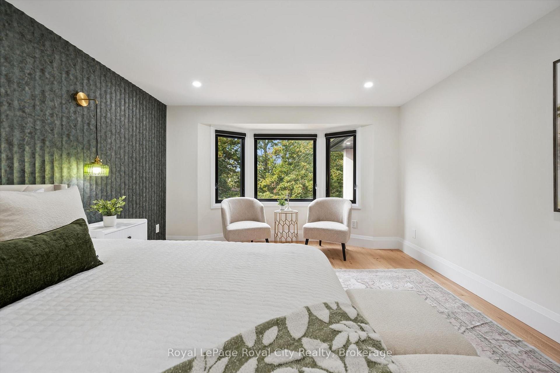 Photo 37 of 11 Bridlewood Drive, Guelph, Kortright Hills — HOMEH