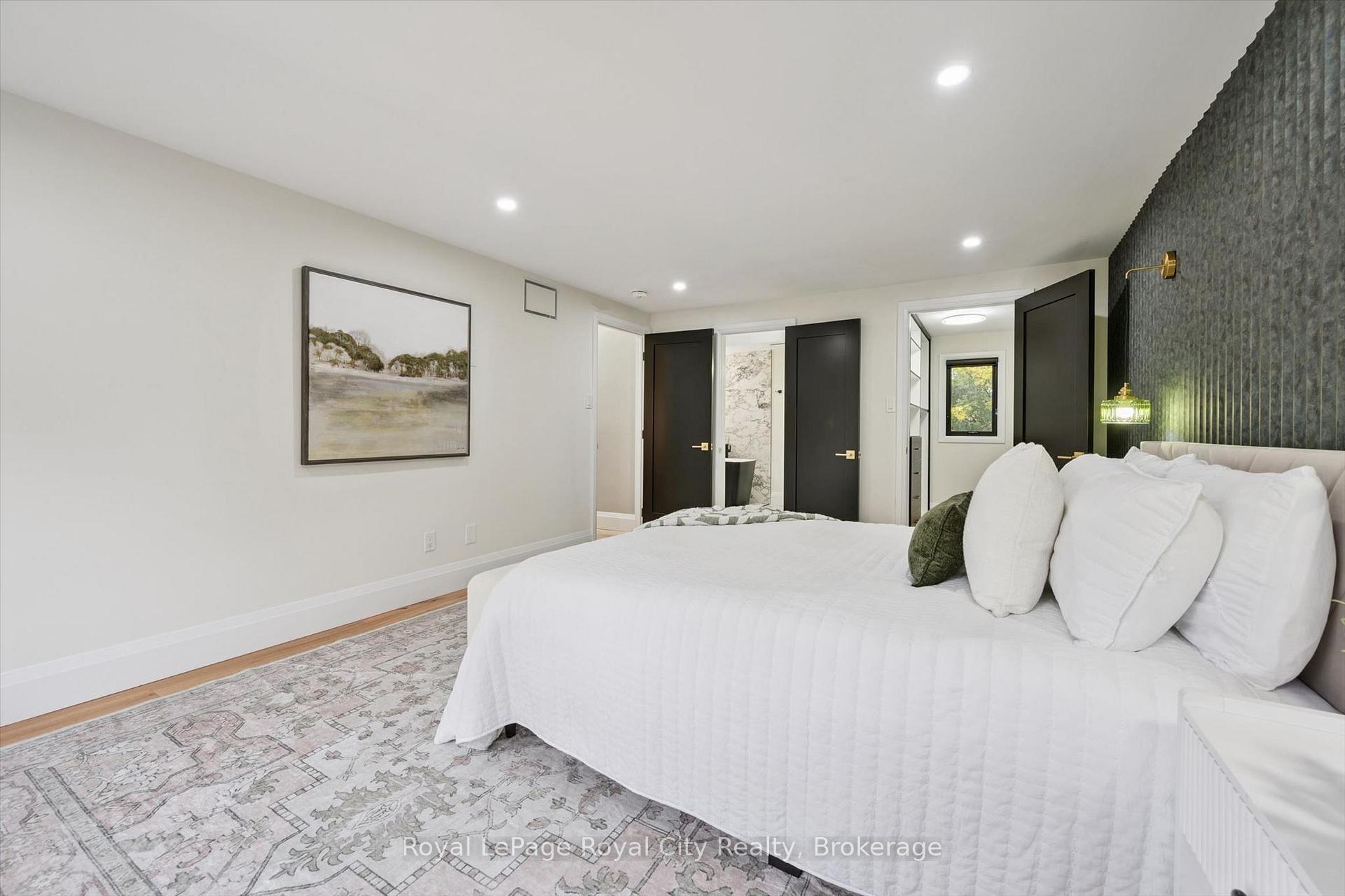 Photo 38 of 11 Bridlewood Drive, Guelph, Kortright Hills — HOMEH