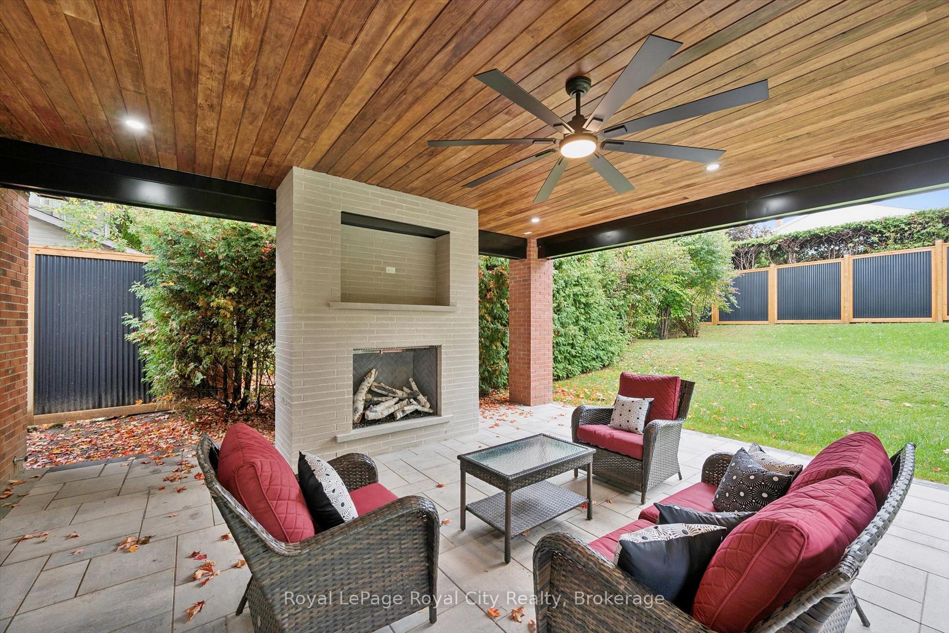 Photo 44 of 11 Bridlewood Drive, Guelph, Kortright Hills — HOMEH