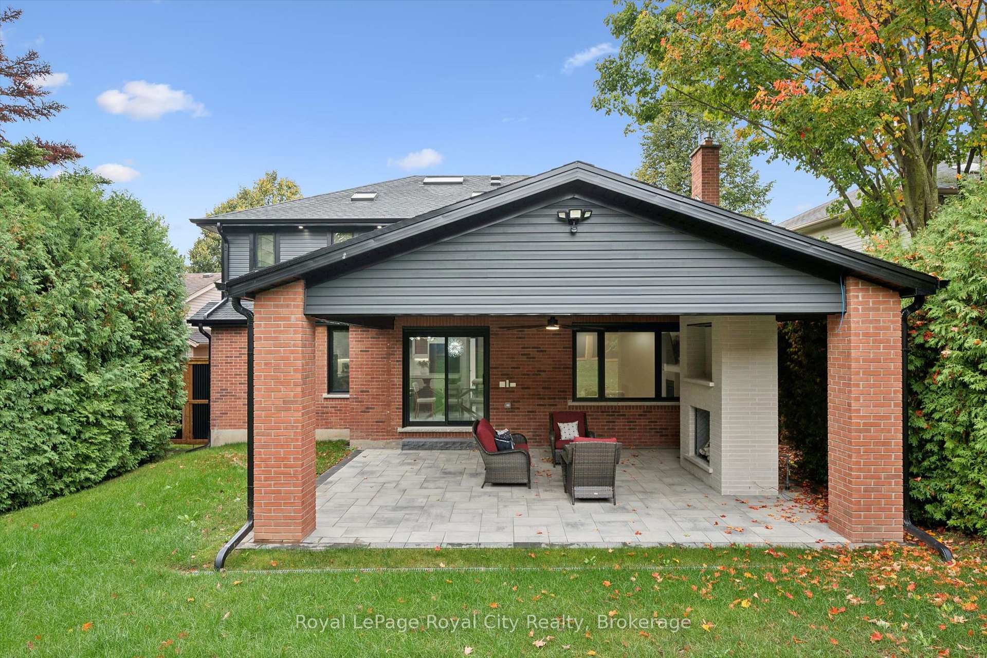 Photo 46 of 11 Bridlewood Drive, Guelph, Kortright Hills — HOMEH