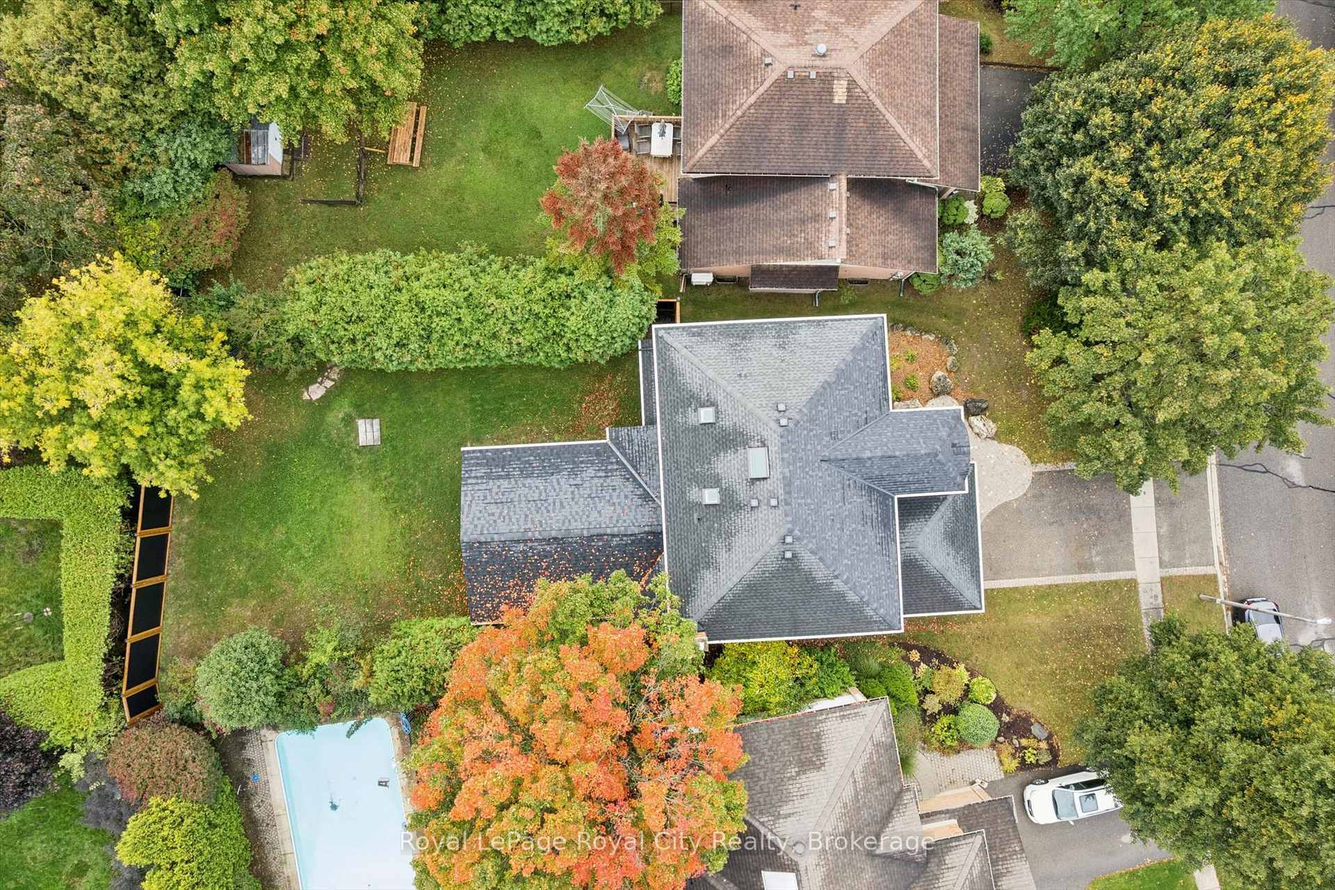 Photo 49 of 11 Bridlewood Drive, Guelph, Kortright Hills — HOMEH